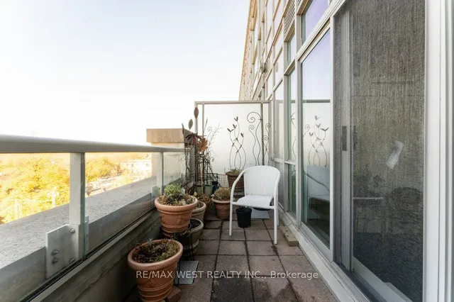 Additional property image - 437 Roncesvalles Ave Unit 503