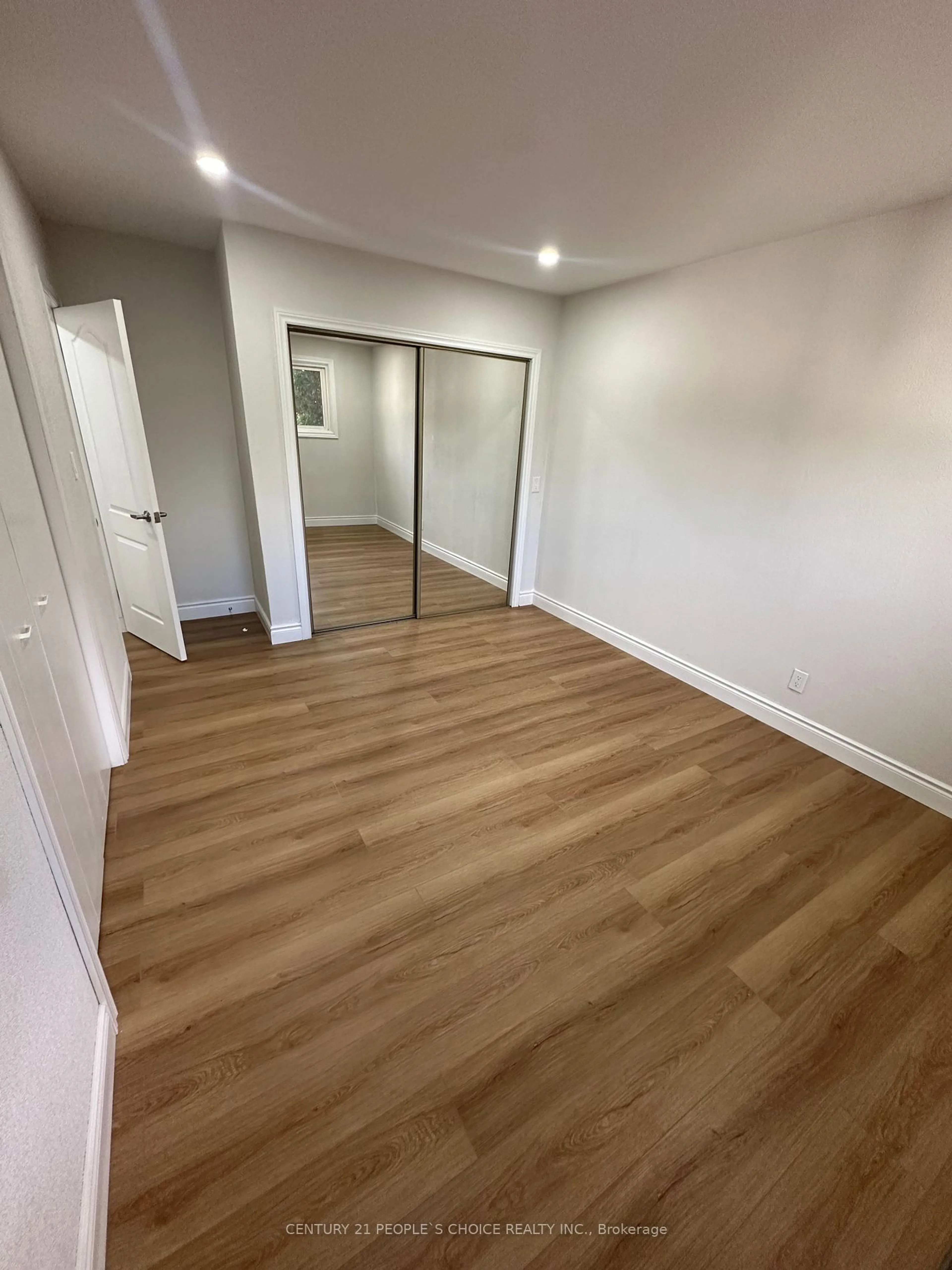 A pic of a room, wood floors for 608 Thornwood Ave, Burlington Ontario L7N 3B8