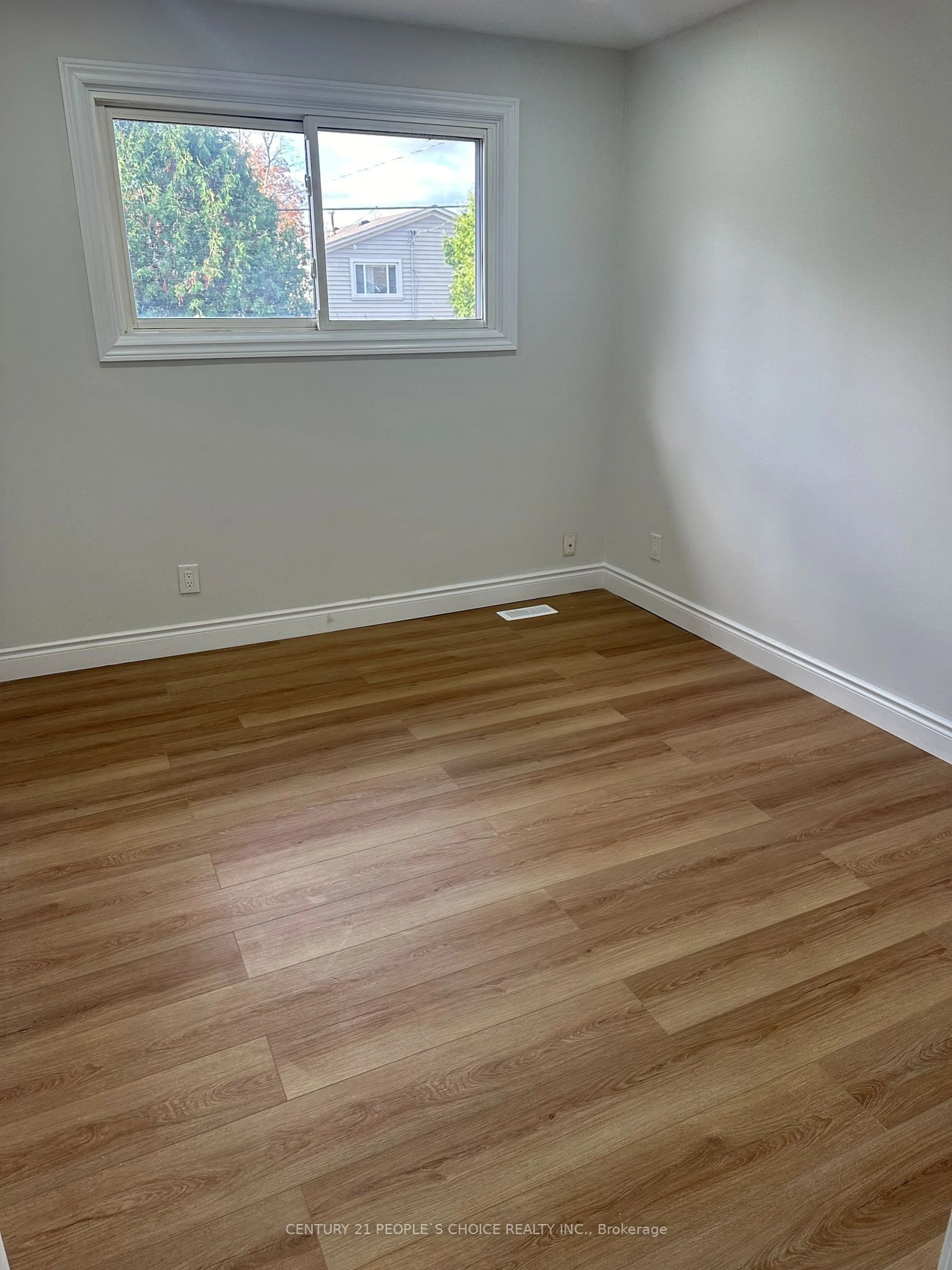 A pic of a room, wood floors for 608 Thornwood Ave, Burlington Ontario L7N 3B8