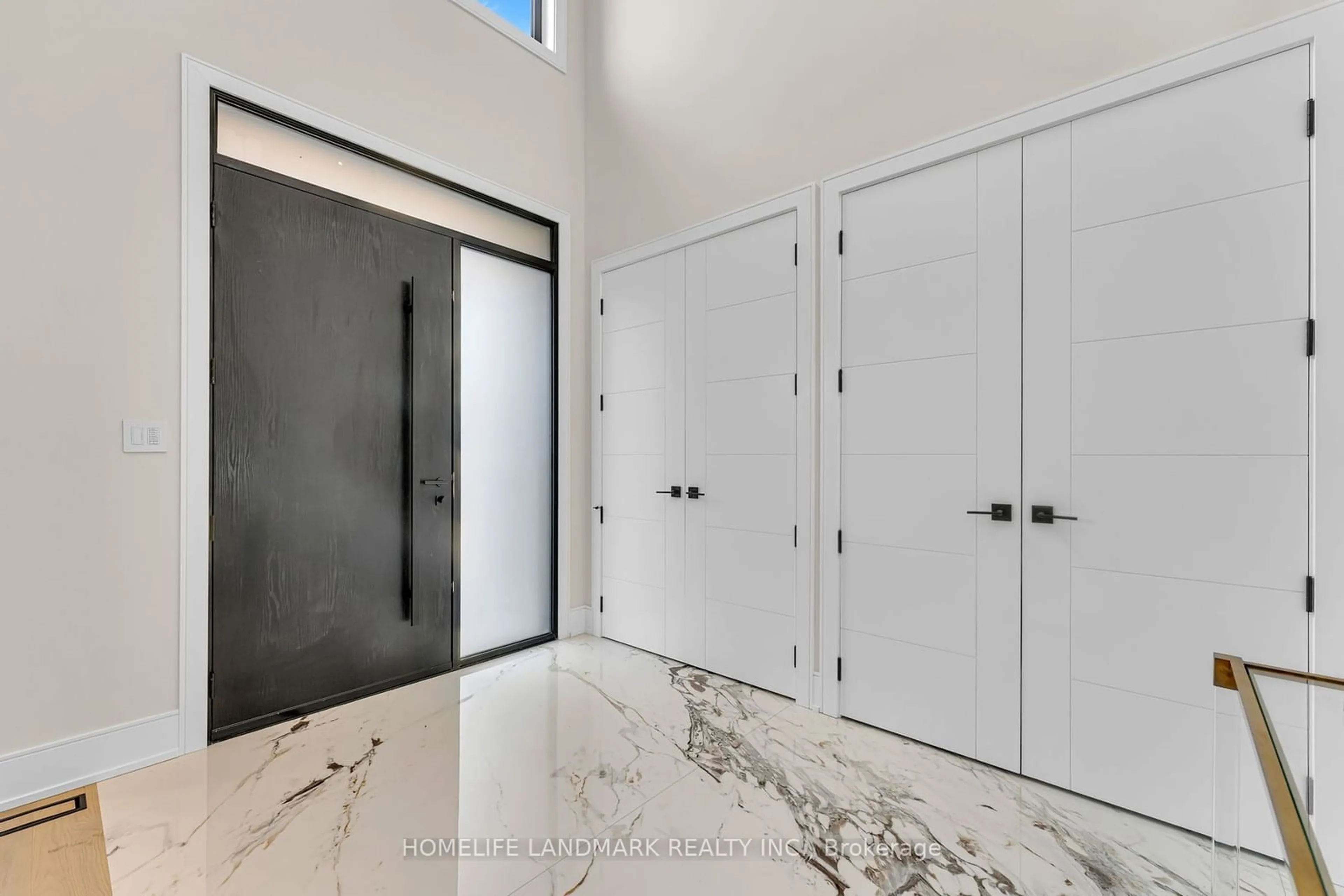 Indoor entryway, cement floor for 250 Jones St, Oakville Ontario L6L 3G4