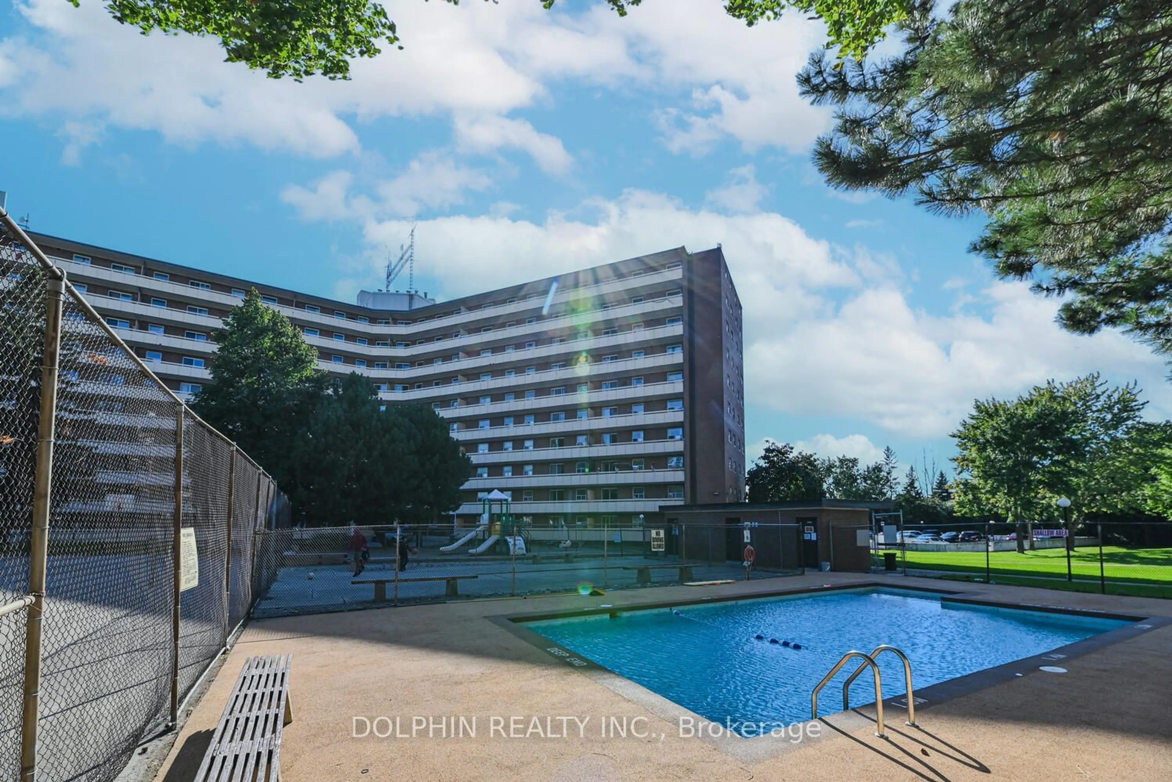 Indoor or outdoor pool for 3577 Derry Rd #612, Mississauga Ontario L4T 1B3