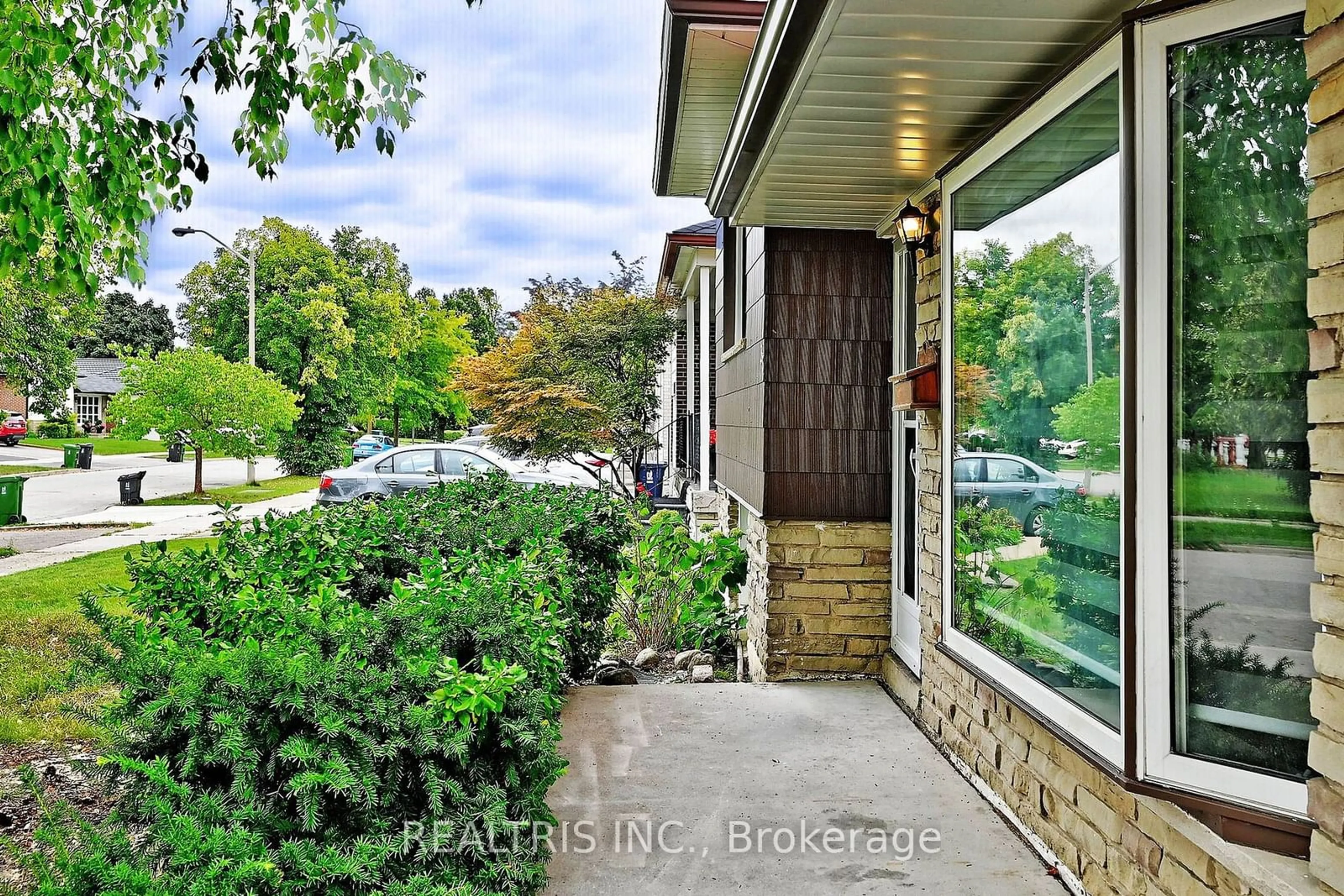 Indoor entryway, ceramic floors for 36 Tealham Dr, Toronto Ontario M9V 3T6