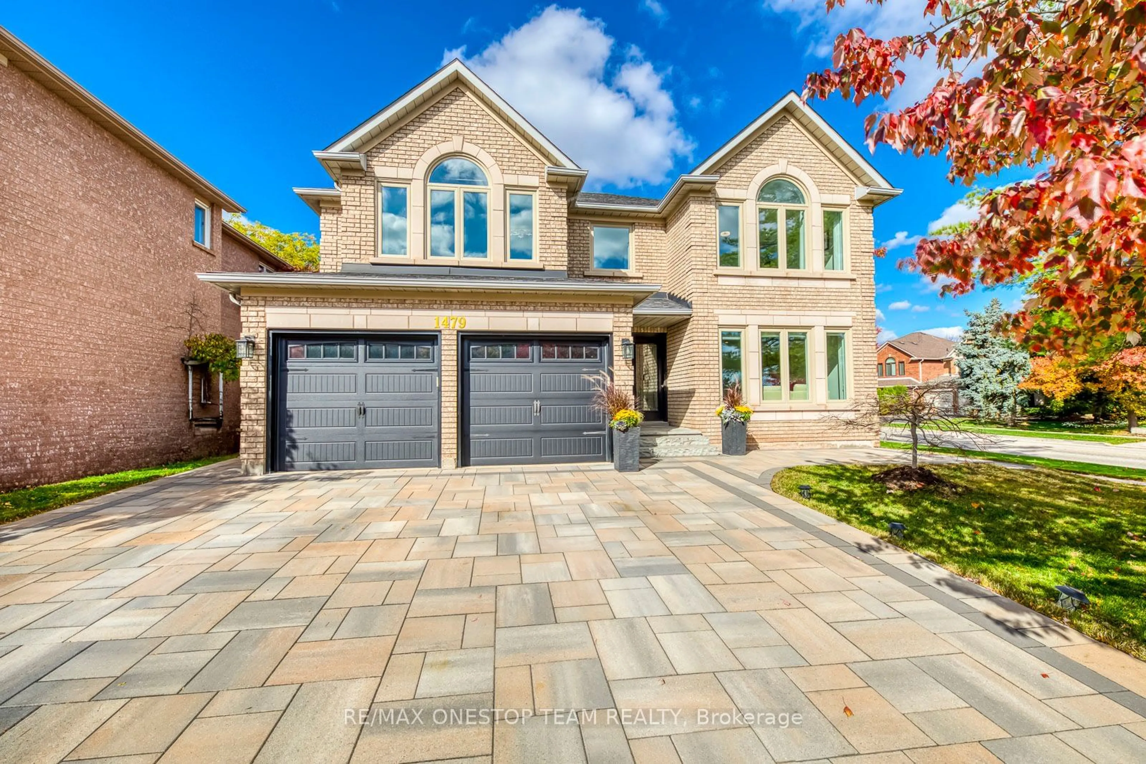 Home with brick exterior material for 1479 Creekwood Tr, Oakville Ontario L6H 6E6