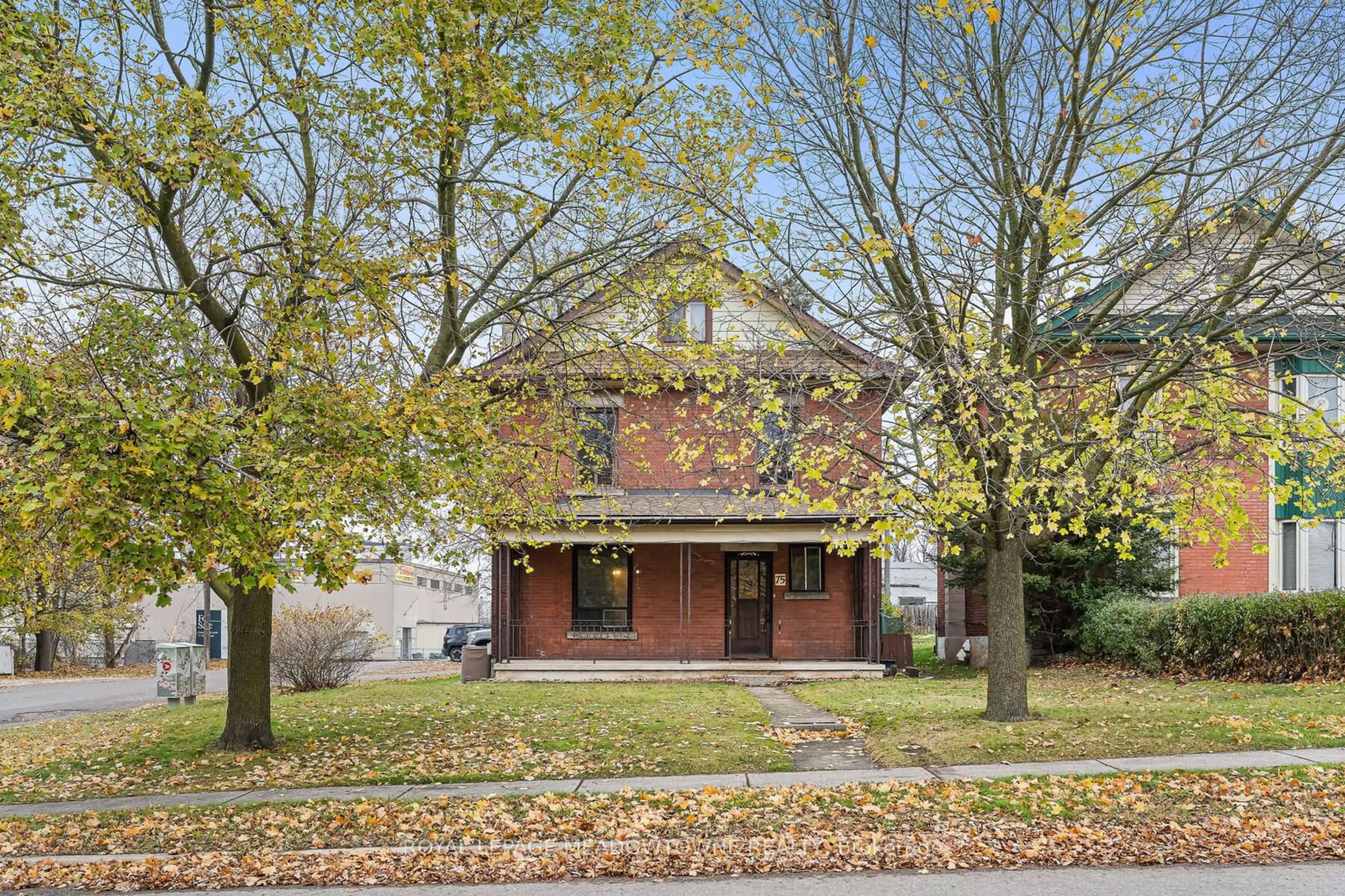 Frontside or backside of a home, the street view for 75 King St, Halton Hills Ontario L7G 2G8