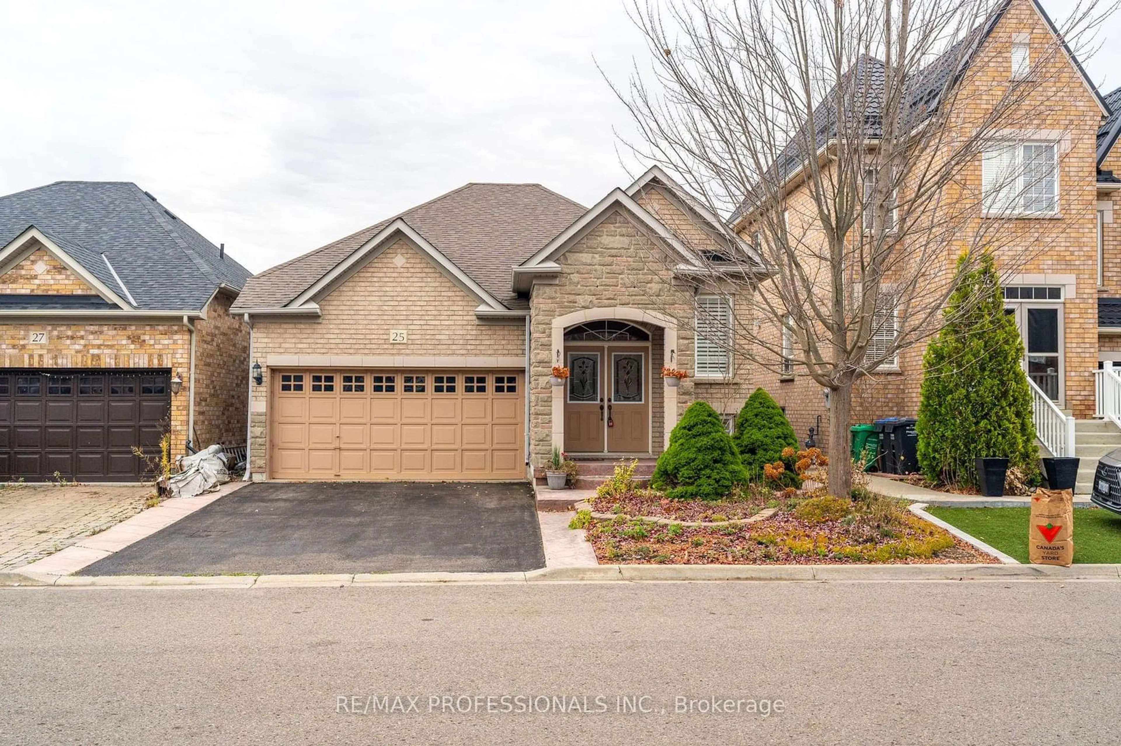 A pic from exterior of the house or condo, the street view for 25 Amboise Cres, Brampton Ontario L7A 3H2