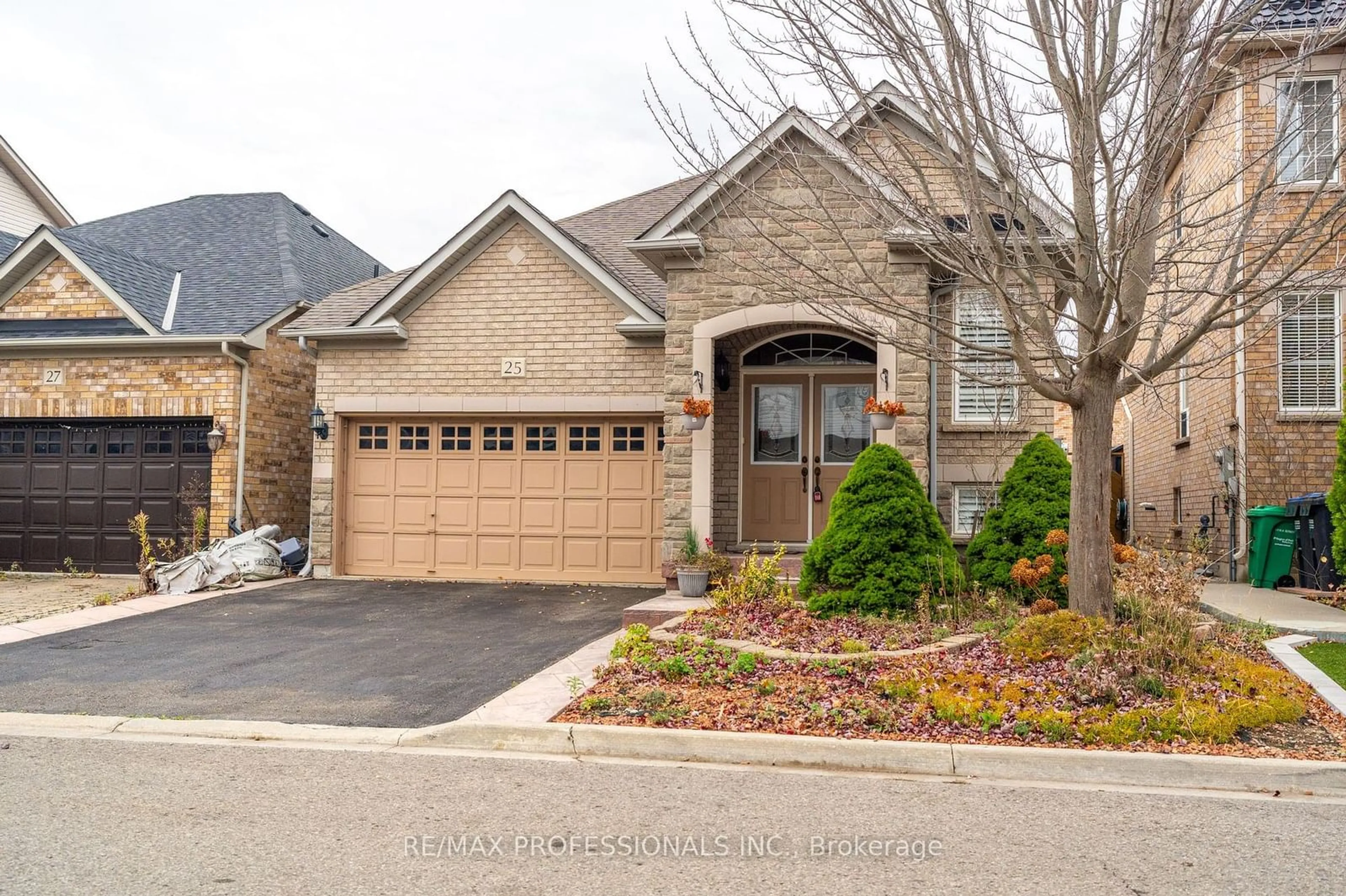 Home with brick exterior material for 25 Amboise Cres, Brampton Ontario L7A 3H2