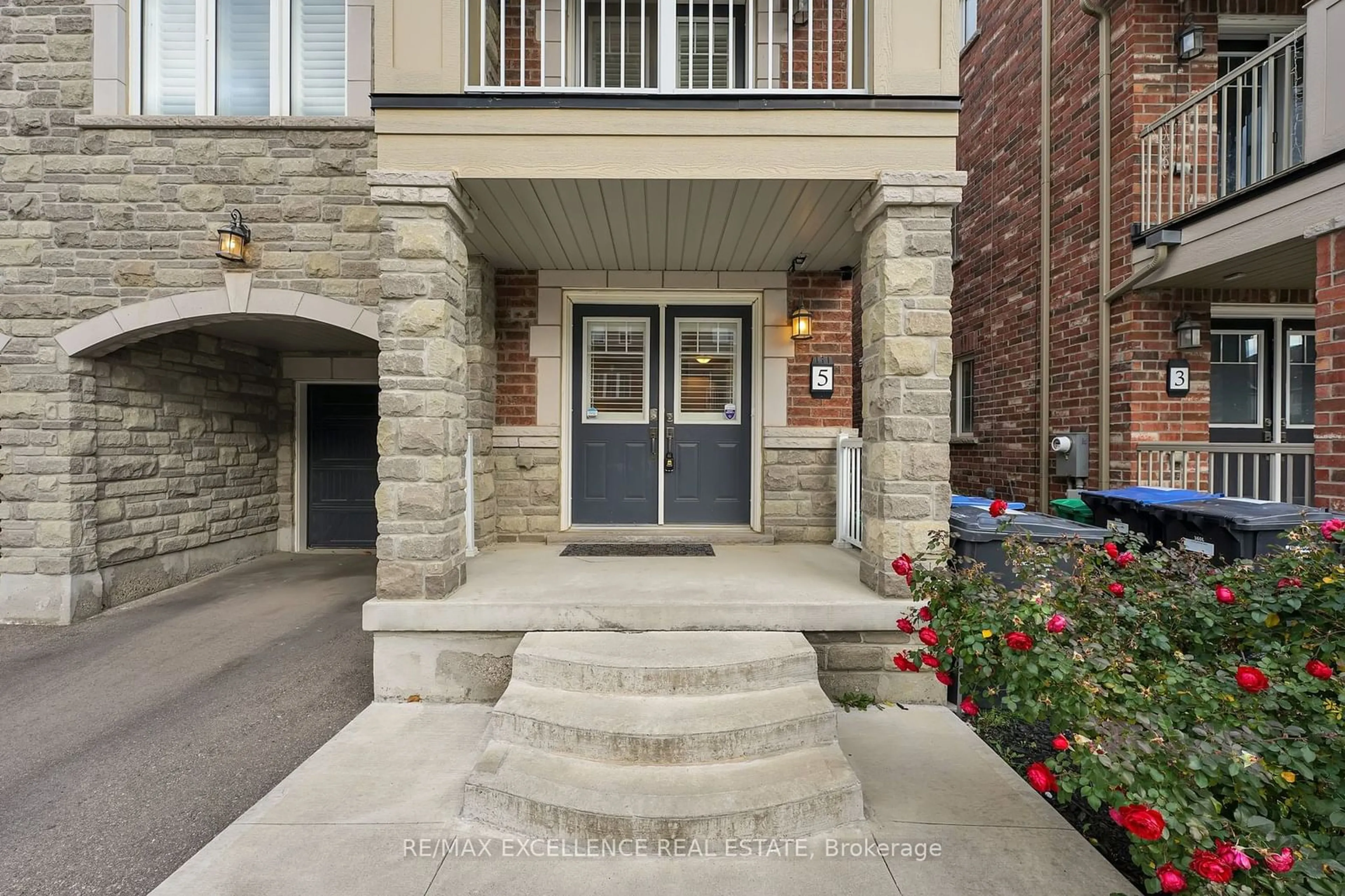 Indoor entryway for 5 Francesco St, Brampton Ontario L7A 4N7