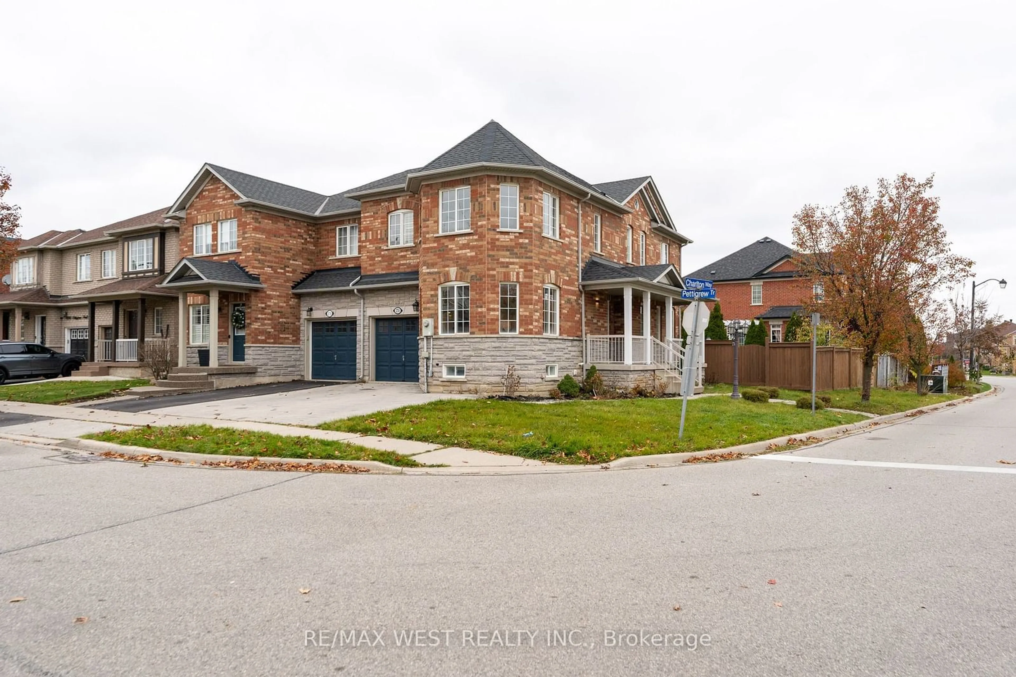 Home with brick exterior material for 274 Pettigrew Tr, Milton Ontario L9T 5X7