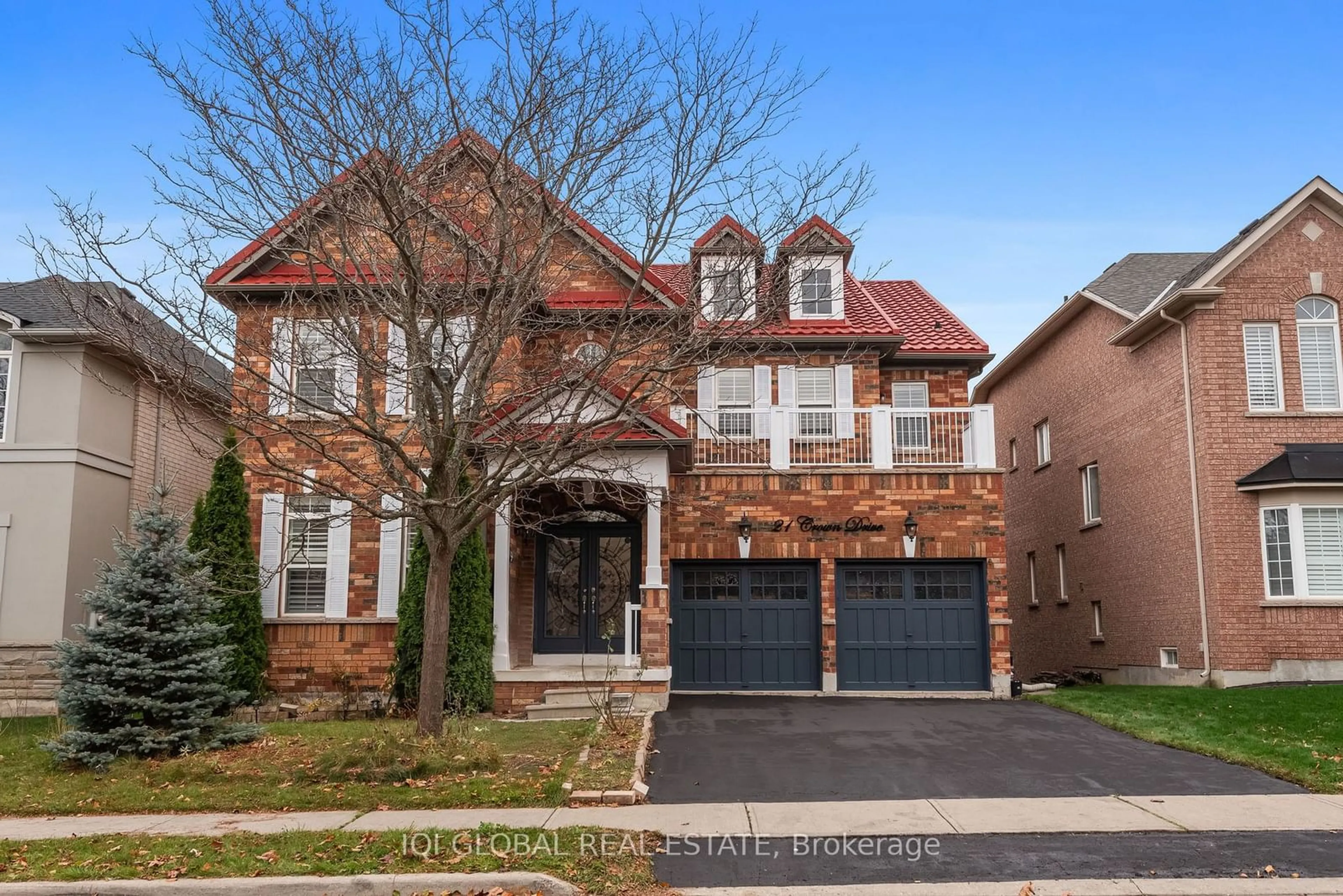 Home with brick exterior material for 21 Crown Dr, Brampton Ontario L6P 2G5