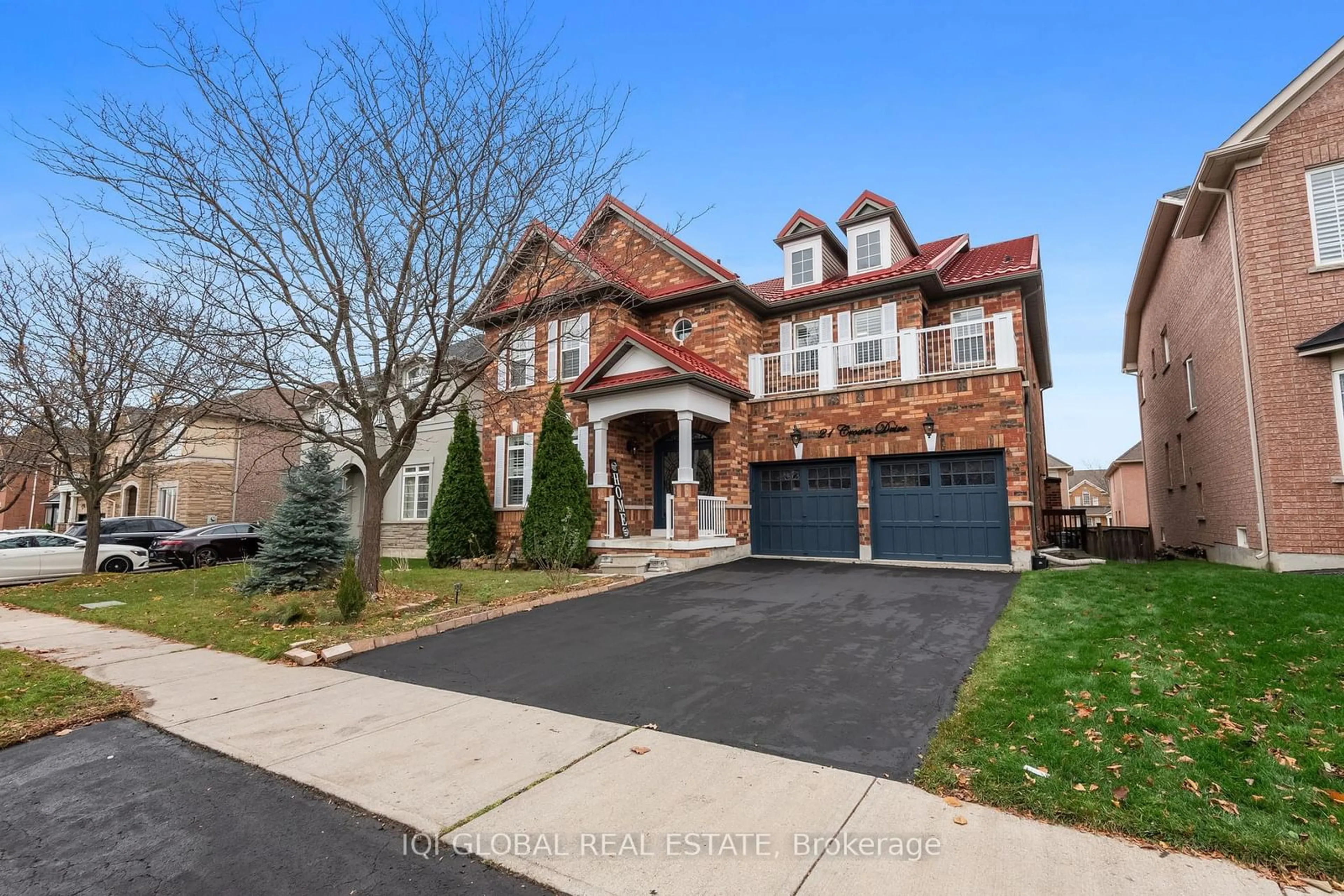 Home with brick exterior material for 21 Crown Dr, Brampton Ontario L6P 2G5