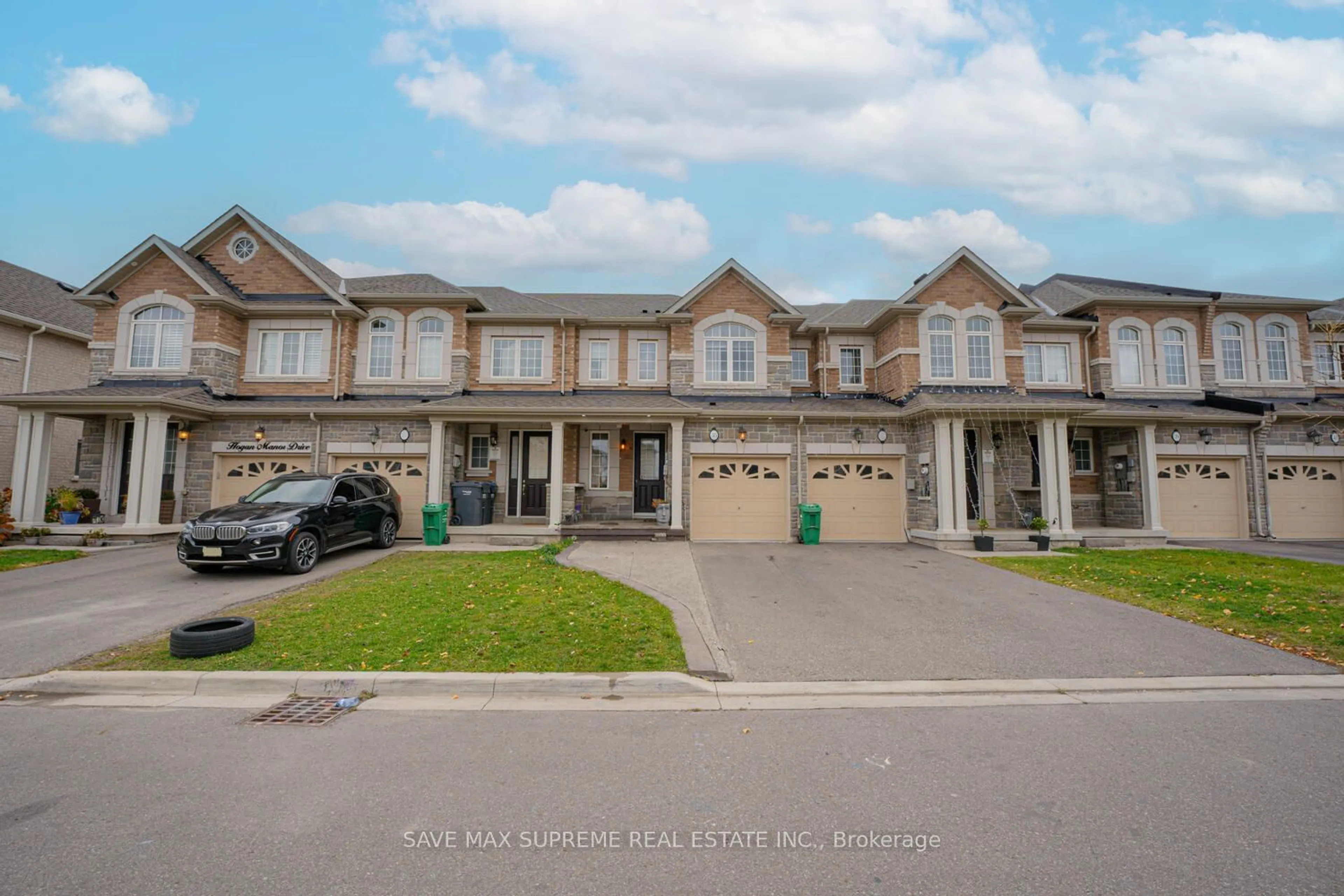 A pic from exterior of the house or condo, the street view for 35 Hogan Manor Dr, Brampton Ontario L7A 4V3