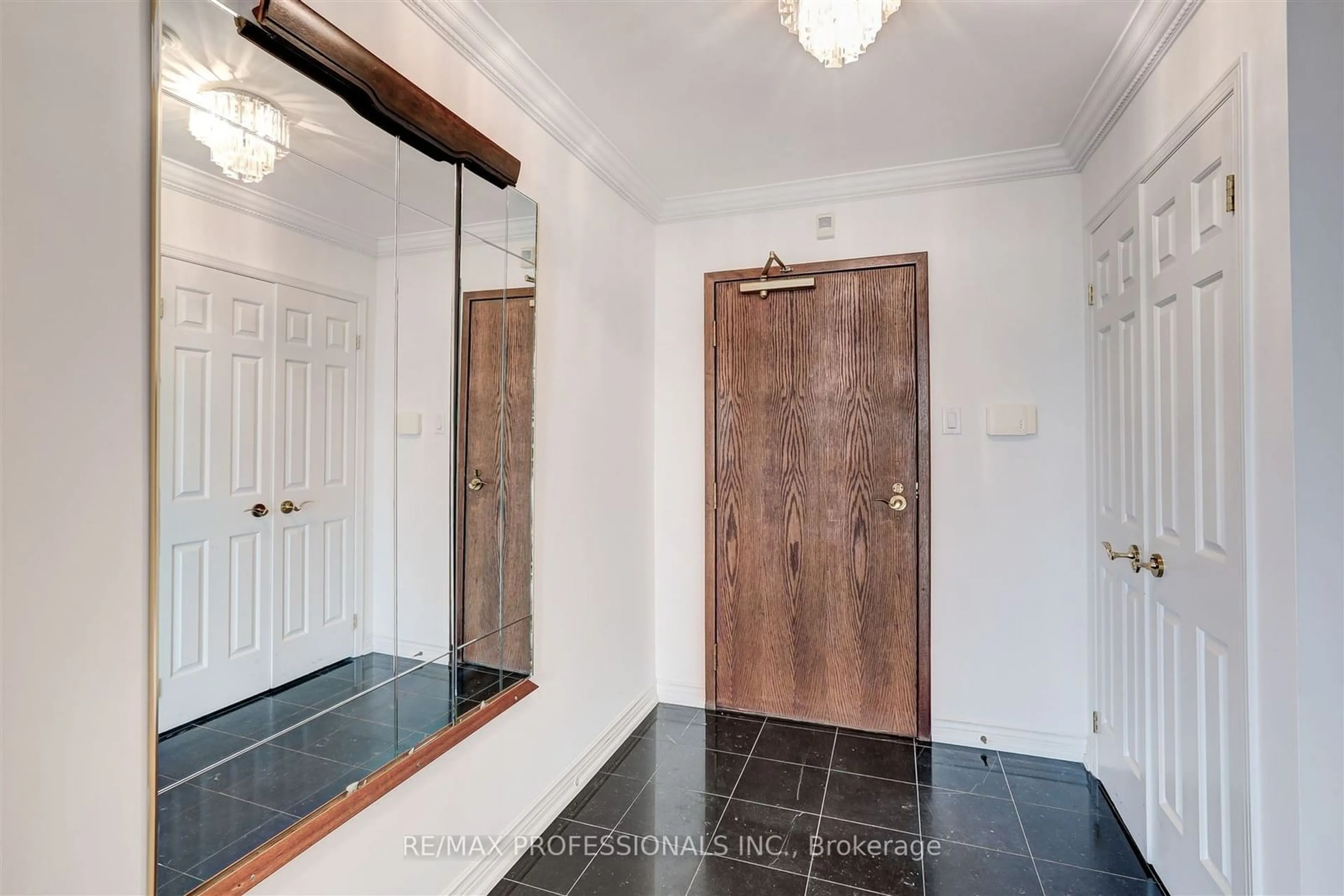 Indoor entryway, wood floors for 2287 Lake Shore Blvd #205, Toronto Ontario M8V 3Y1