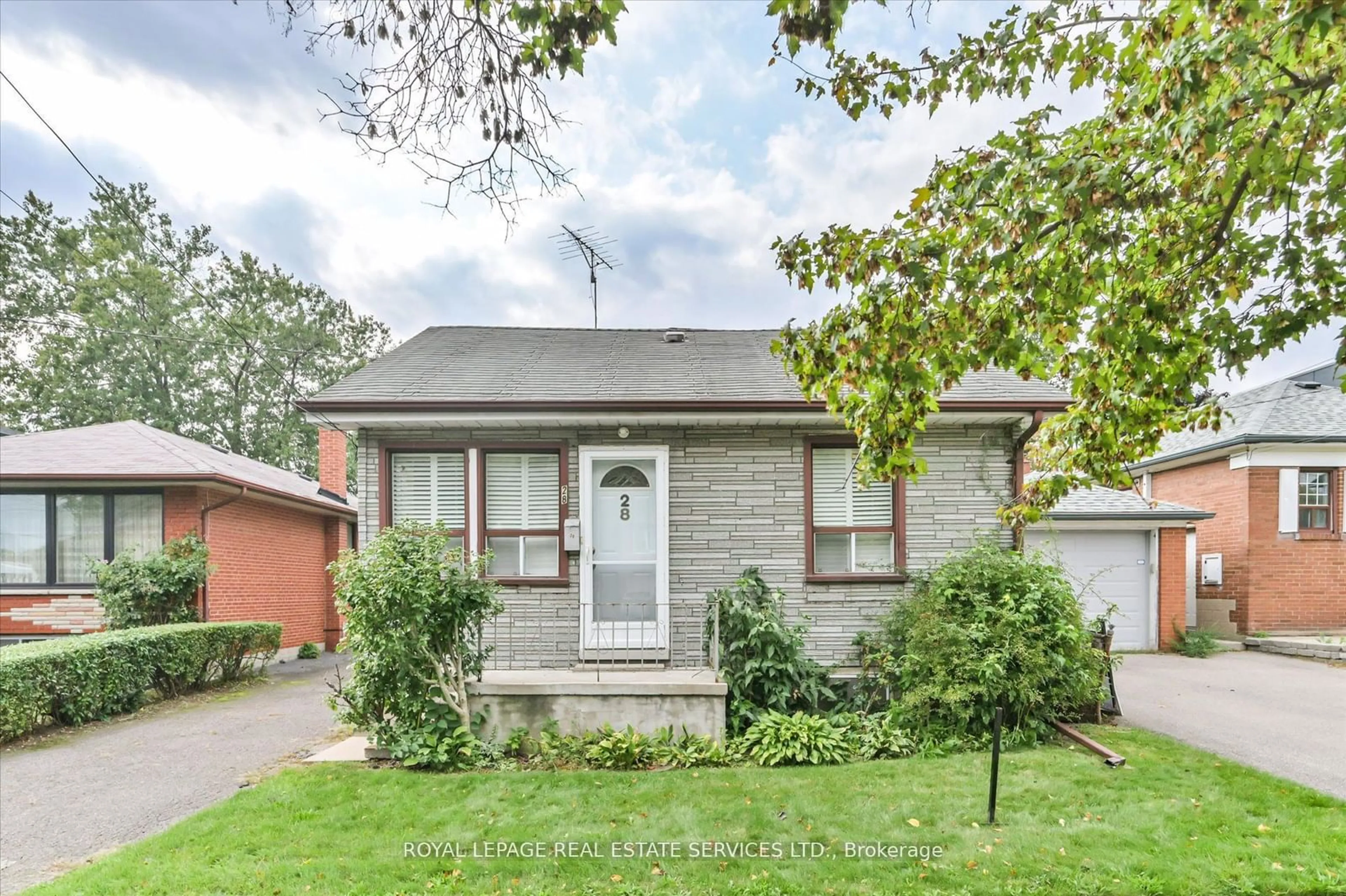 Frontside or backside of a home, cottage for 28 Bellman Ave, Toronto Ontario M8W 4A3