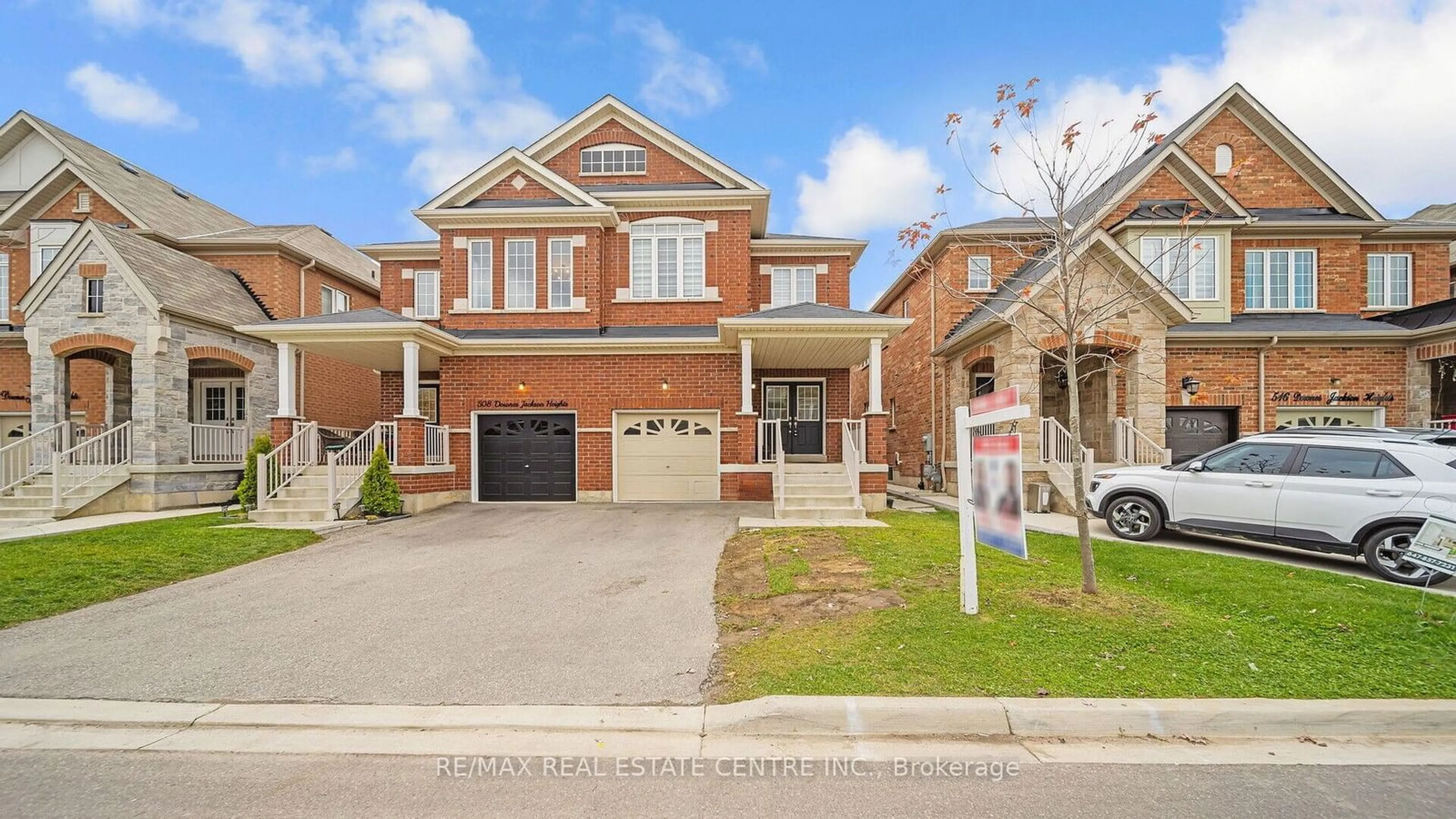 Home with brick exterior material for 510 Downes Jackson Hts, Milton Ontario L9T 7V2