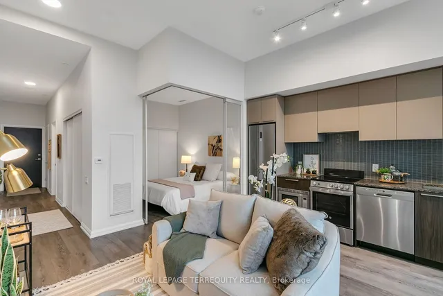 Additional property image - 4208 Dundas St Unit 520