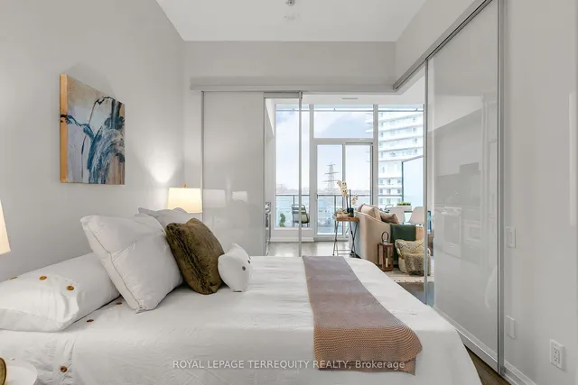 Additional property image - 4208 Dundas St Unit 520