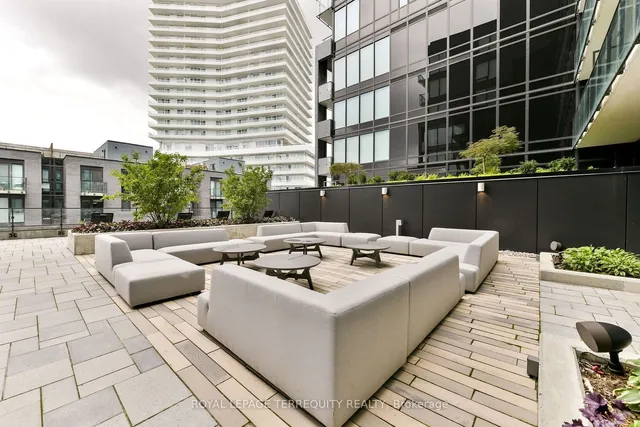 Additional property image - 4208 Dundas St Unit 520