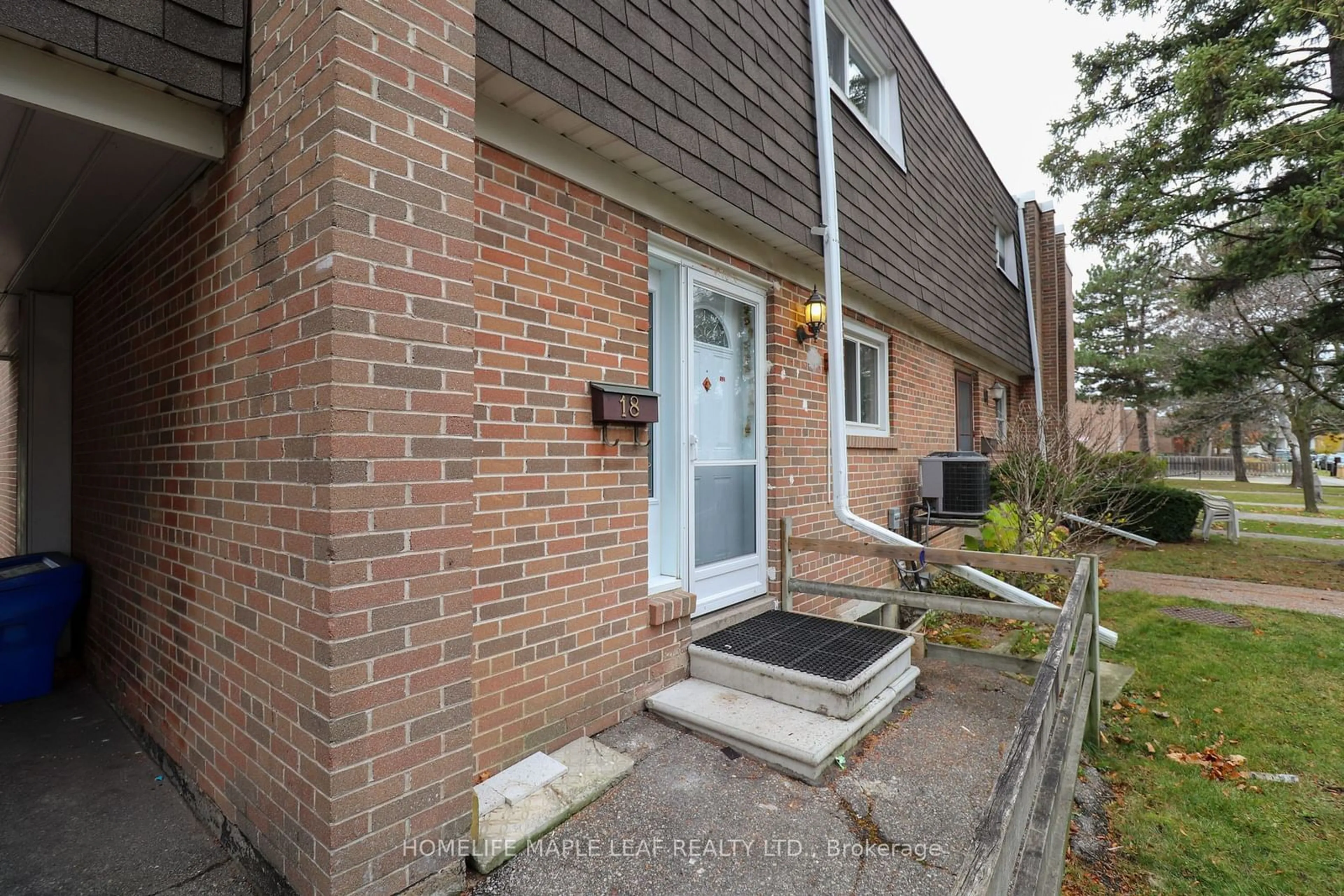 A pic from exterior of the house or condo, cottage for 59 Lexington Ave #18, Toronto Ontario M9V 2G9