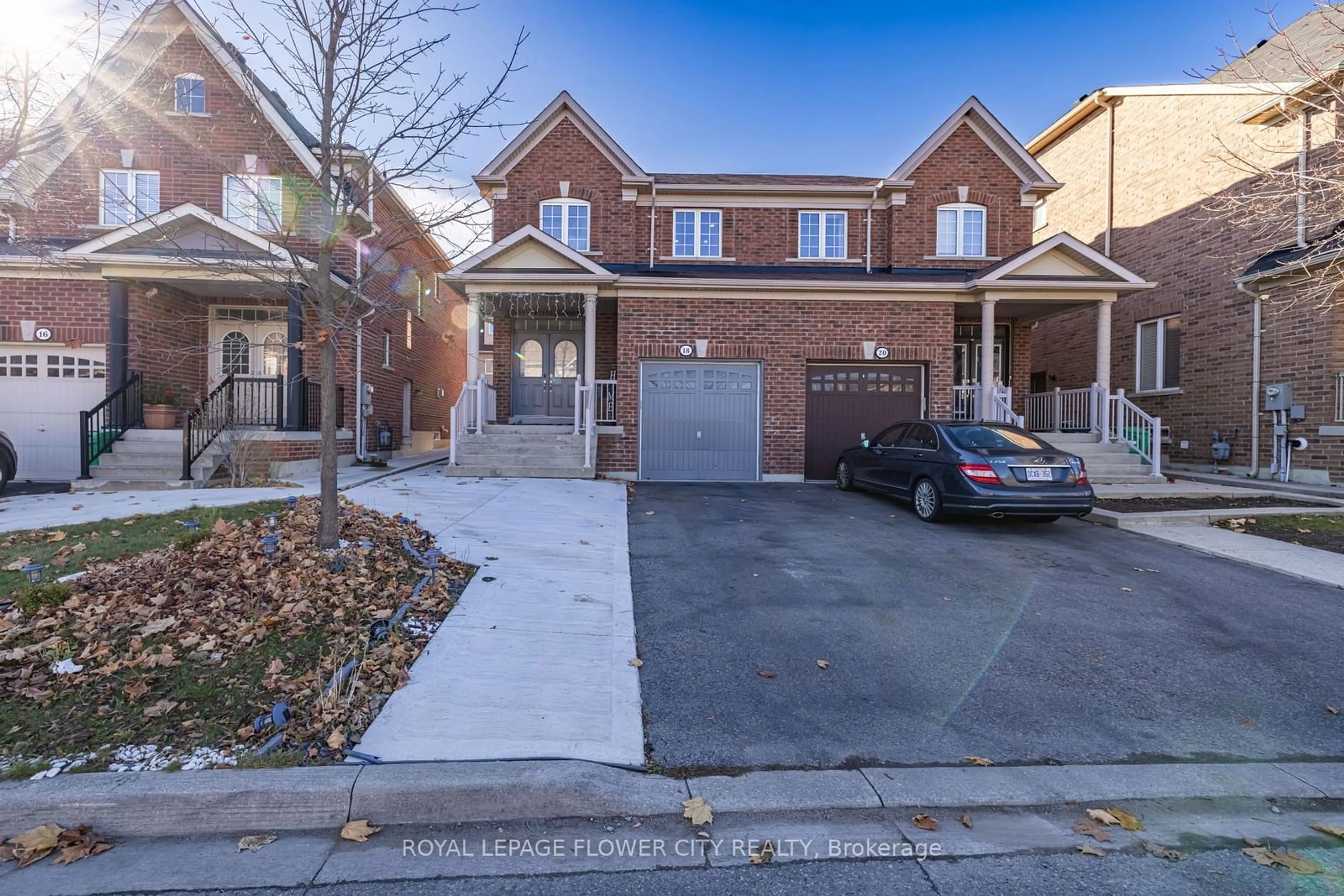 A pic from exterior of the house or condo, the street view for 18 Loftsmoor Dr, Brampton Ontario L6R 3R7