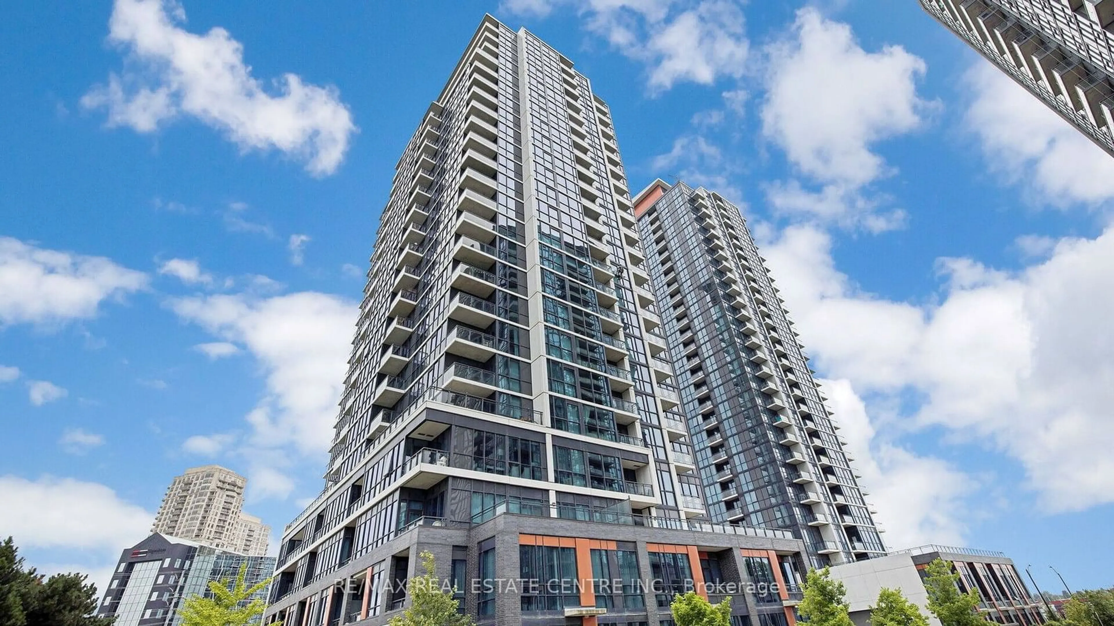 A pic from exterior of the house or condo, the front or back of building for 75 Eglinton Ave #902, Mississauga Ontario L5R 0E5