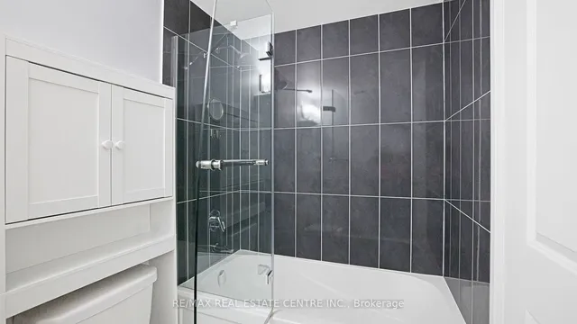 Additional image 15 of 75 Eglinton Ave Unit 902