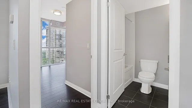 Additional image 14 of 75 Eglinton Ave Unit 902