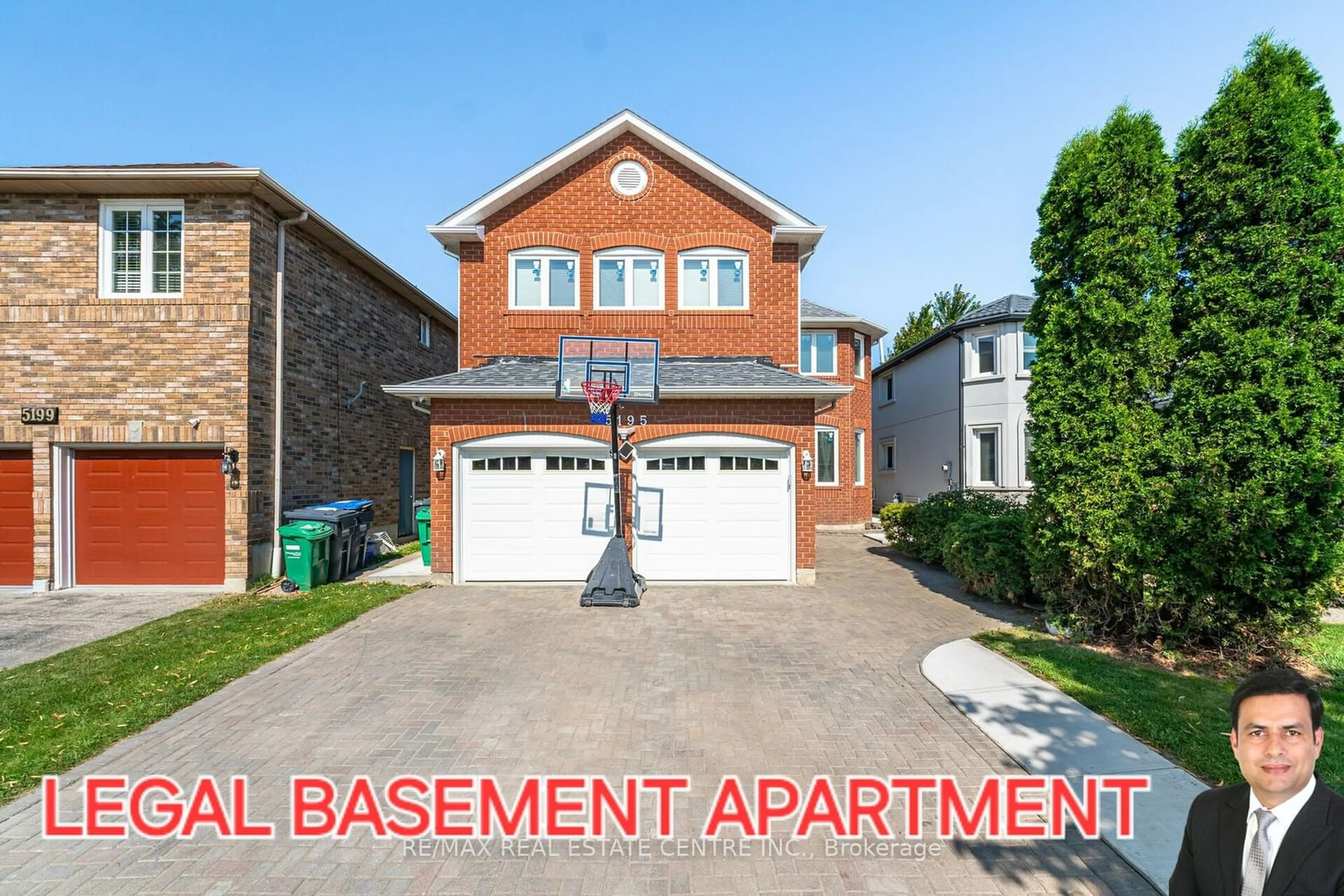 A pic from exterior of the house or condo, the street view for 5195 Warwickshire Way, Mississauga Ontario L5V 1N5