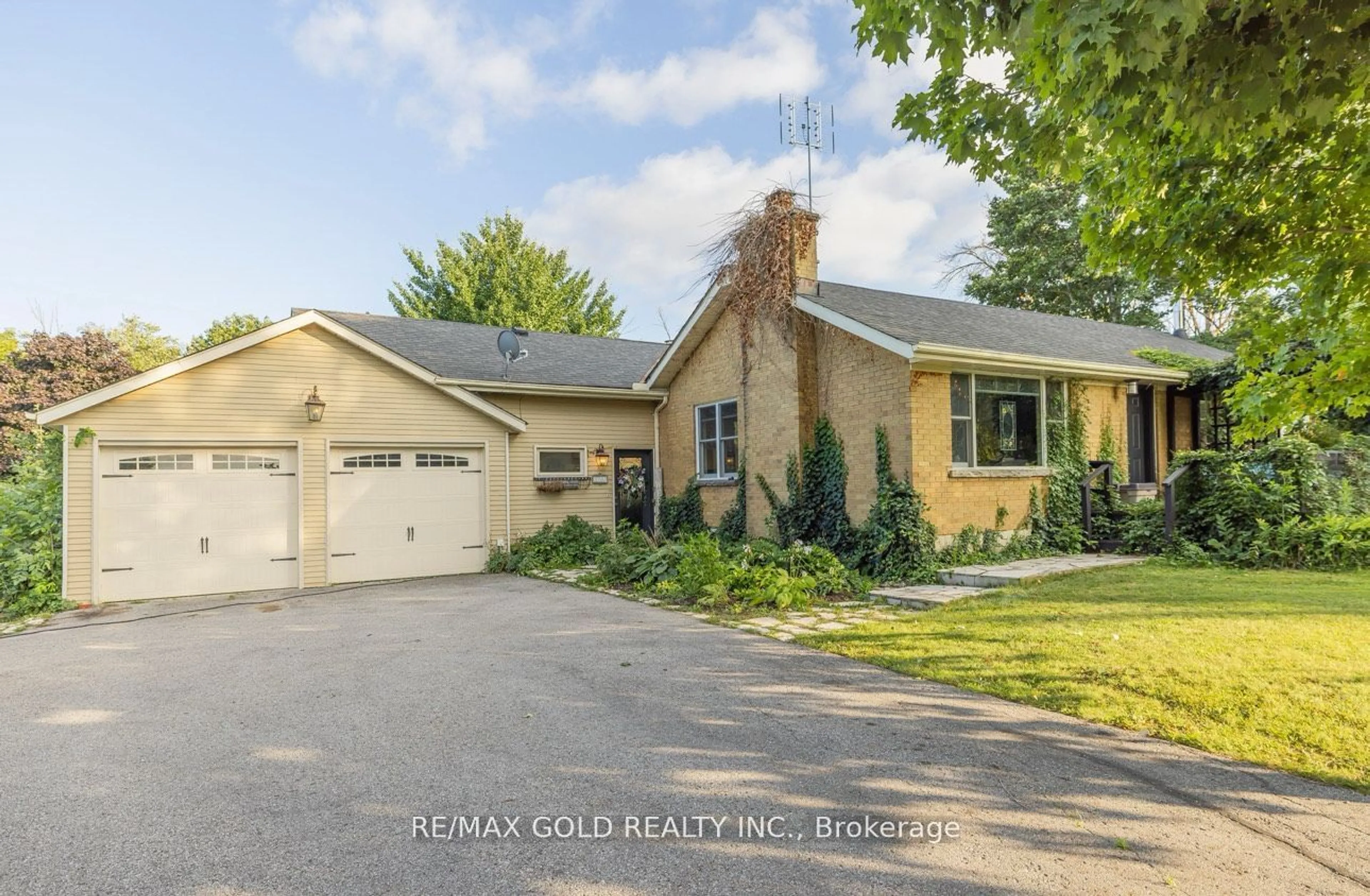 Frontside or backside of a home, cottage for 2733 Old School Rd, Caledon Ontario L7C 0X7