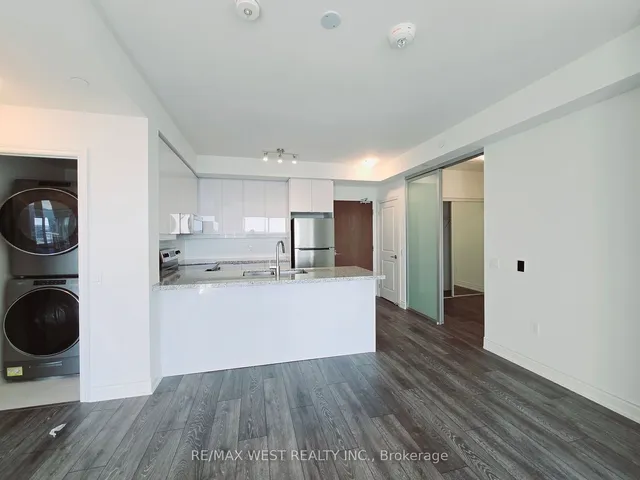 Additional property image - 1050 Main St Unit 1114