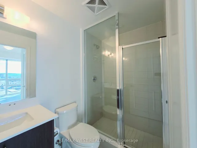 Additional property image - 1050 Main St Unit 1114
