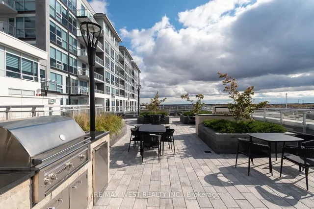 Additional property image - 1050 Main St Unit 1114