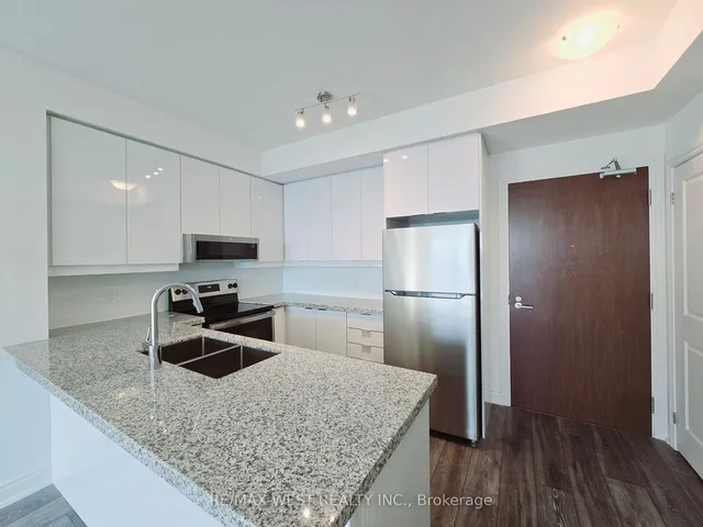 Additional property image - 1050 Main St Unit 1114