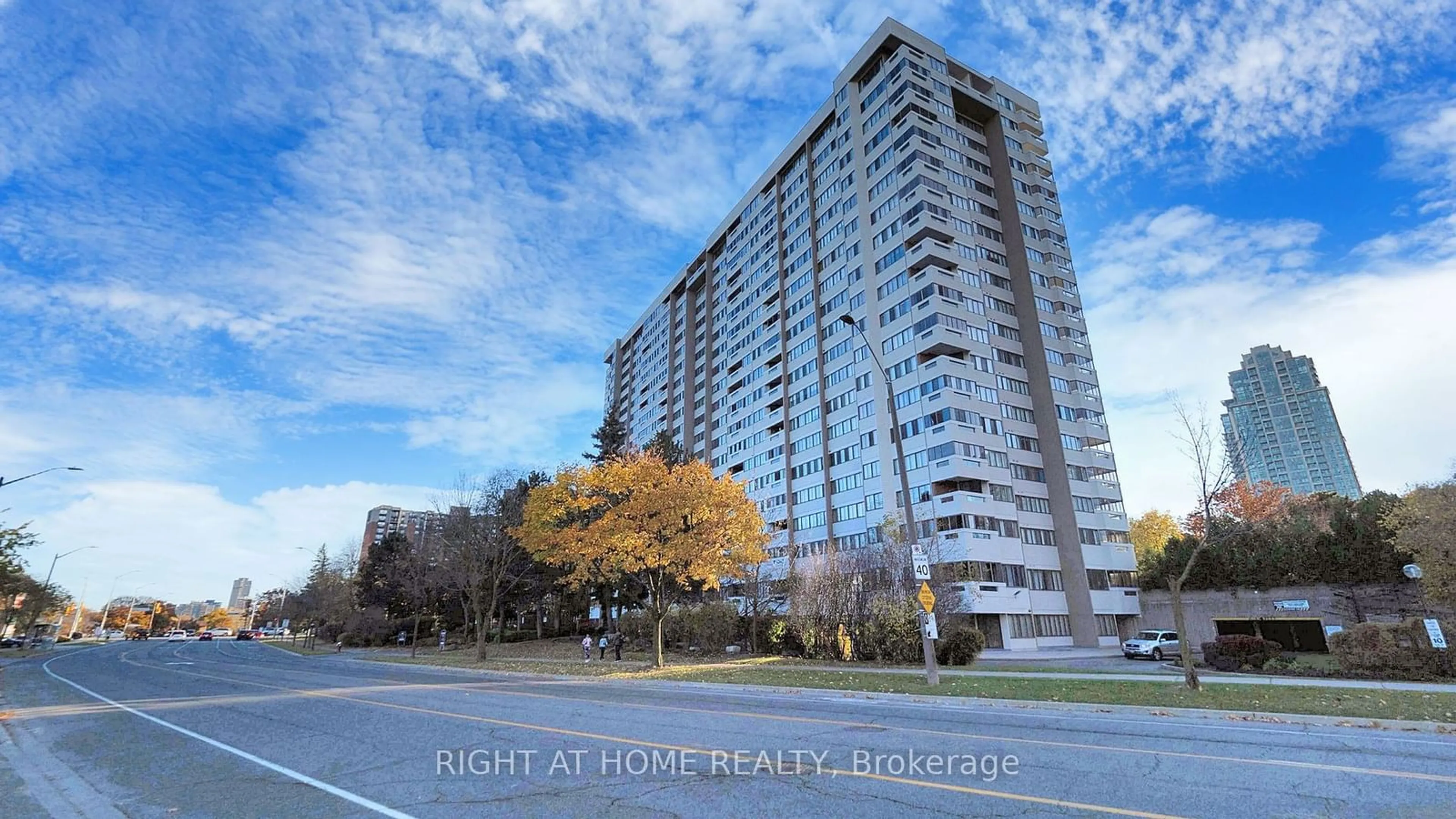 A pic from exterior of the house or condo, the front or back of building for 1580 Mississauga Valley Blvd ##905, Mississauga Ontario L5A 3T8