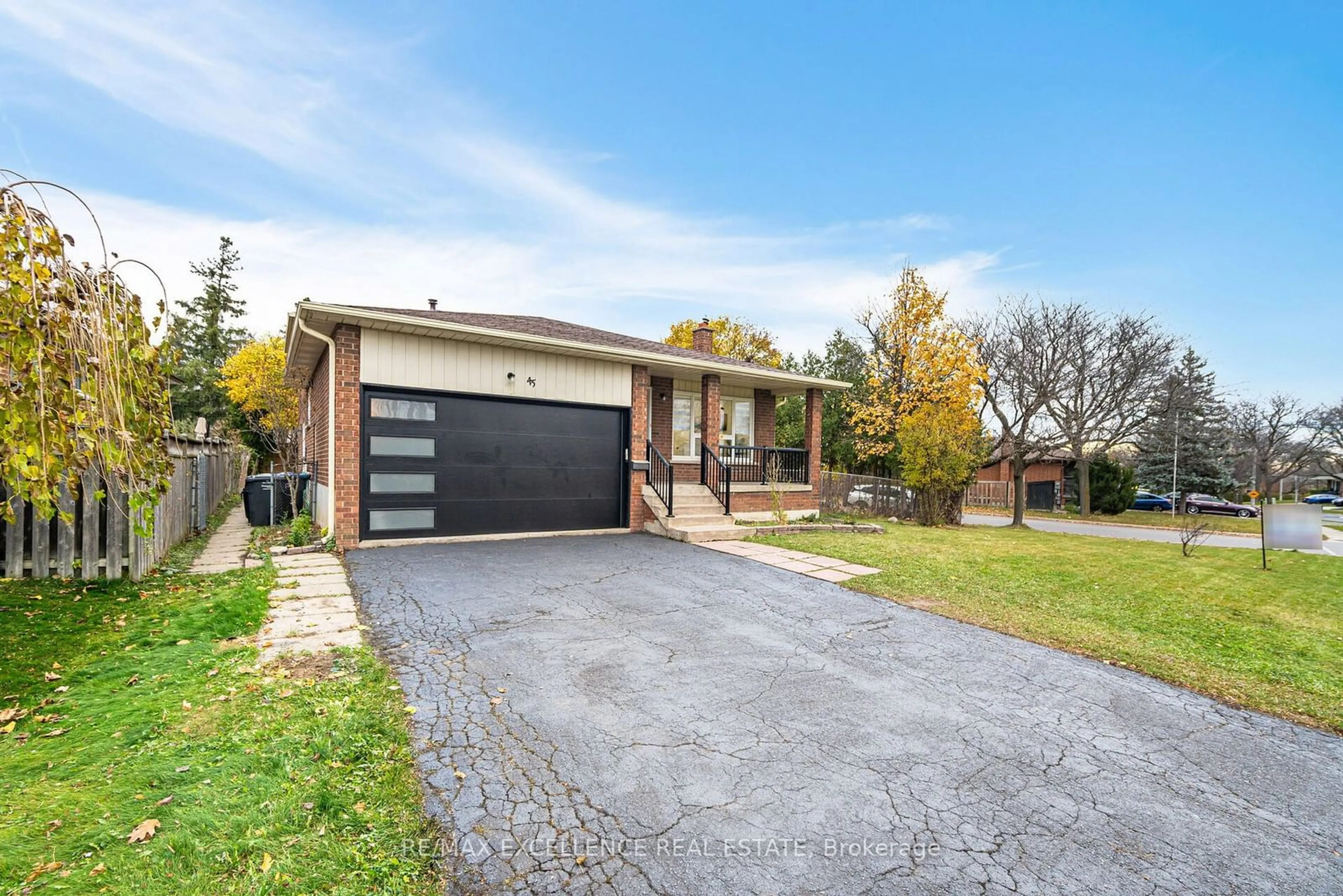 Frontside or backside of a home, cottage for 45 Maitland St, Brampton Ontario L6S 3B4