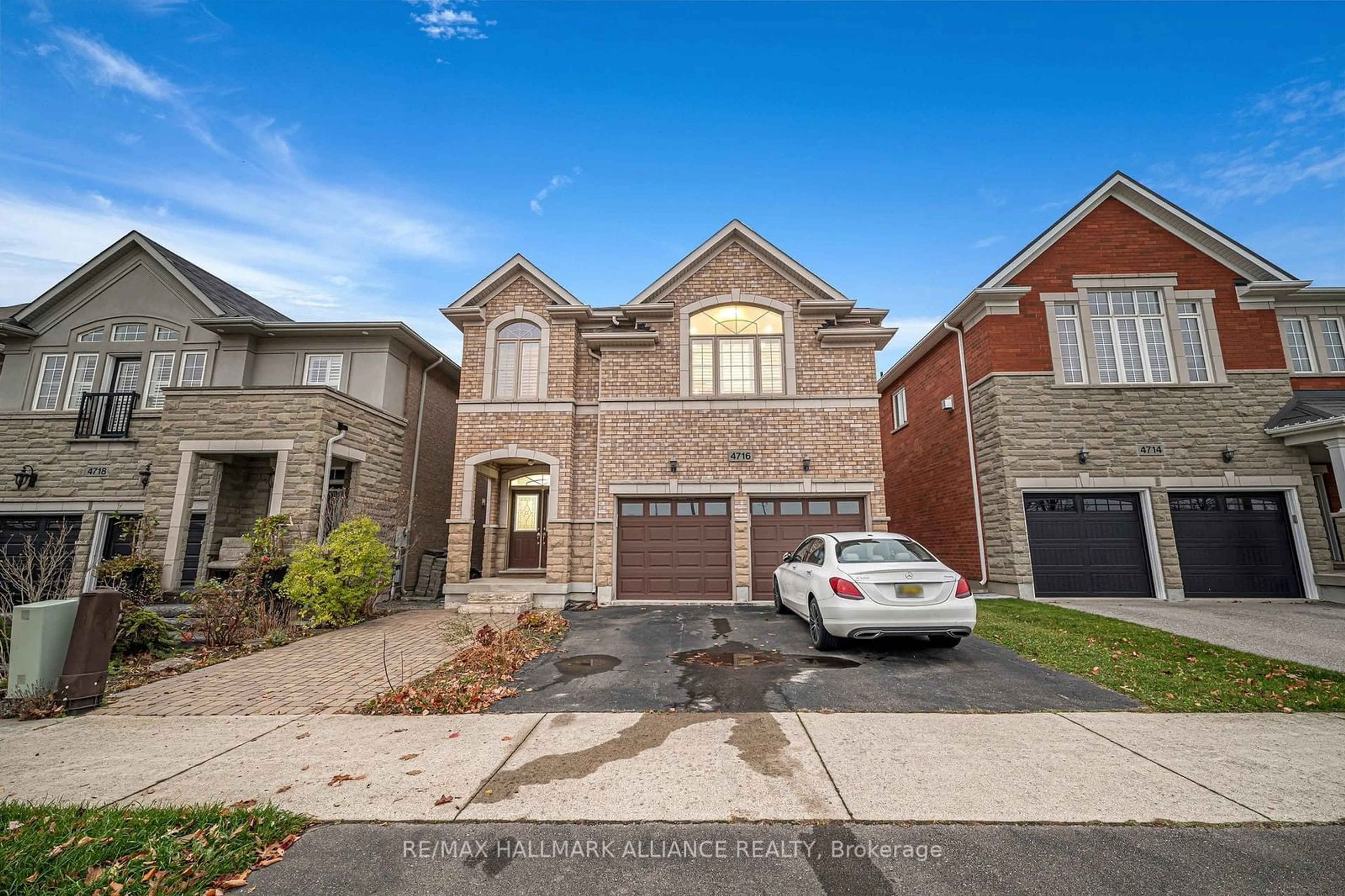 Home with brick exterior material for 4716 Doug Wright Dr, Burlington Ontario L7M 0K2