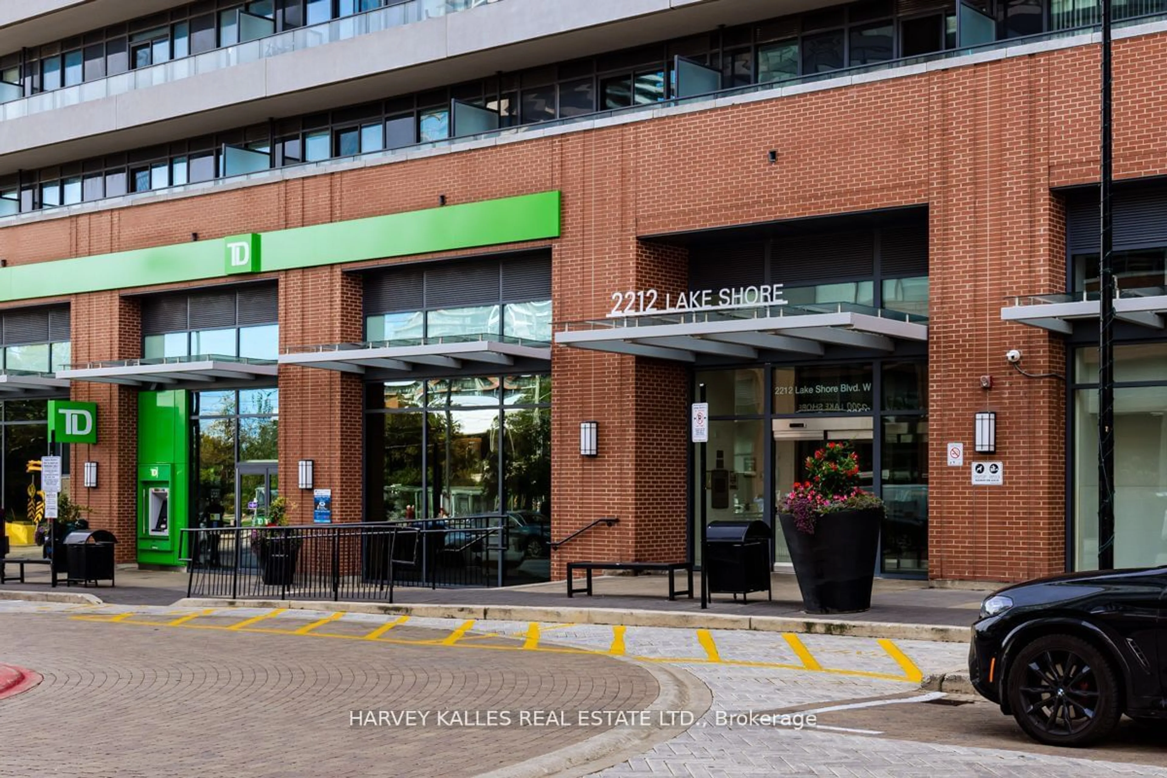 Indoor lobby for 2212 Lakeshore Blvd #909, Toronto Ontario M8V 0C2