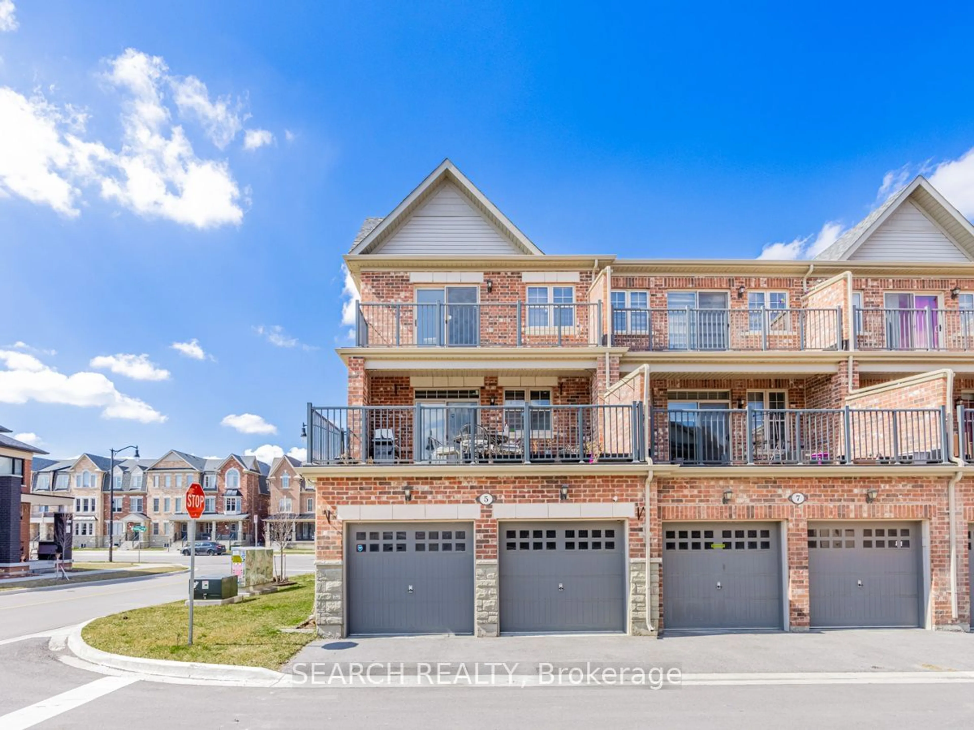 A pic from exterior of the house or condo, the street view for 5 Remembrance Rd, Brampton Ontario L7A 0A7