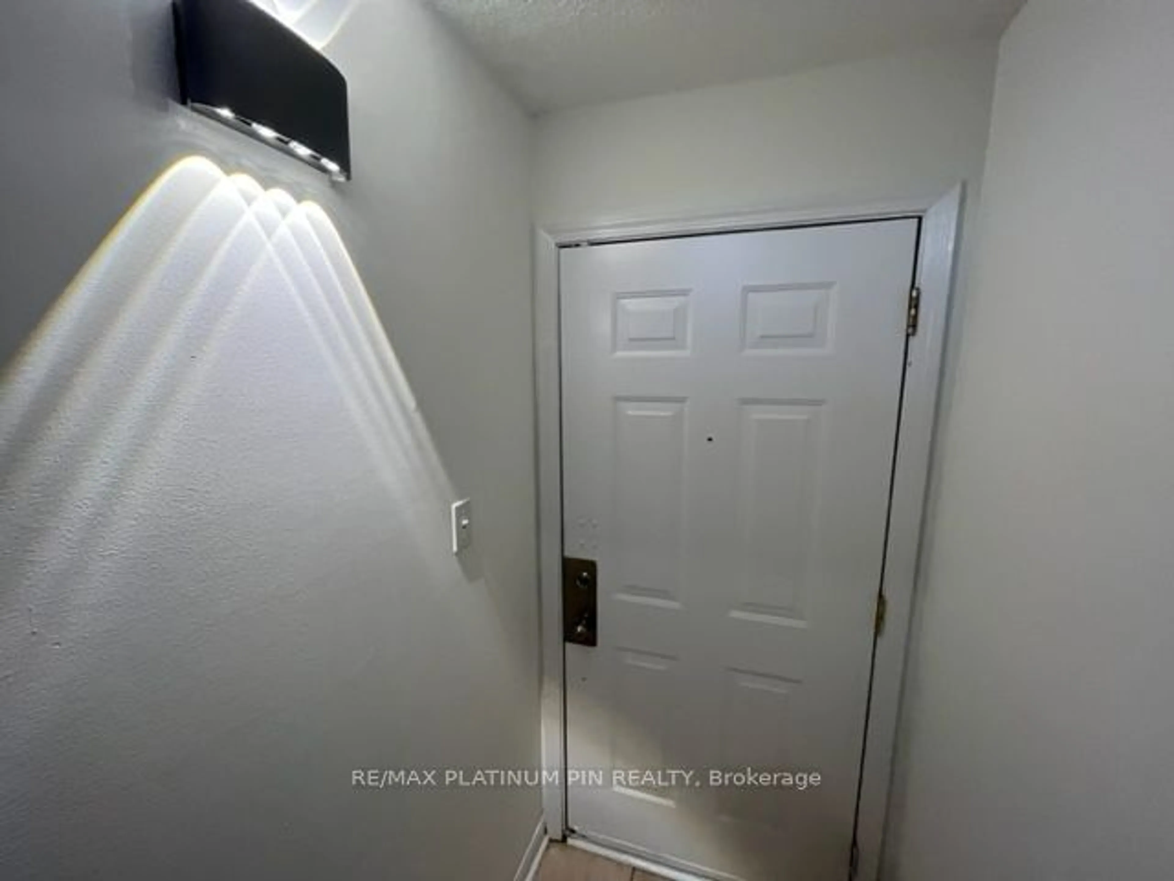 Indoor entryway, not visible floor for 65 George Appleton Way #2081, Toronto Ontario M3M 0A2