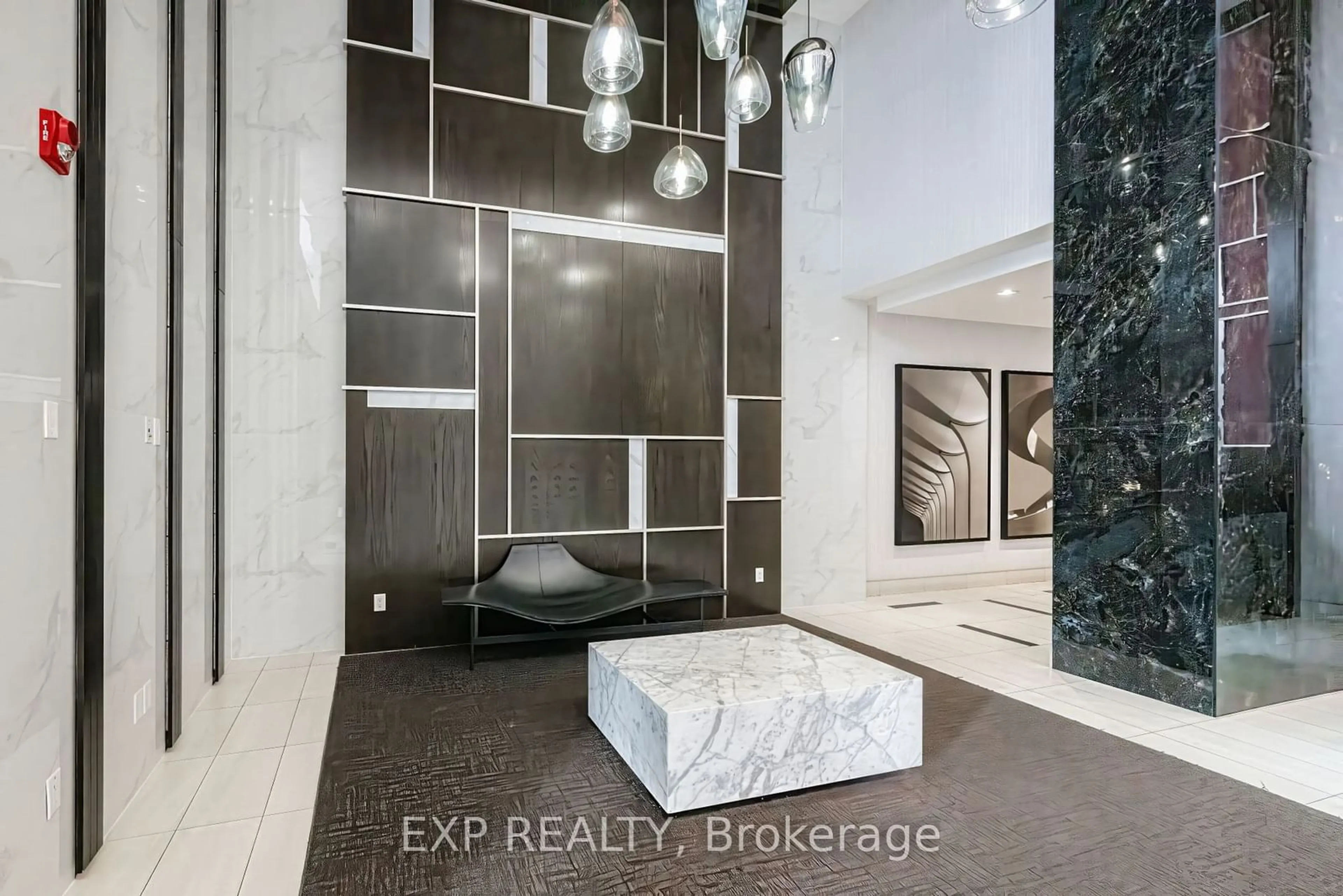 Indoor entryway, ceramic floors for 4011 Brickstone Mews #2106, Mississauga Ontario L5B 0G3