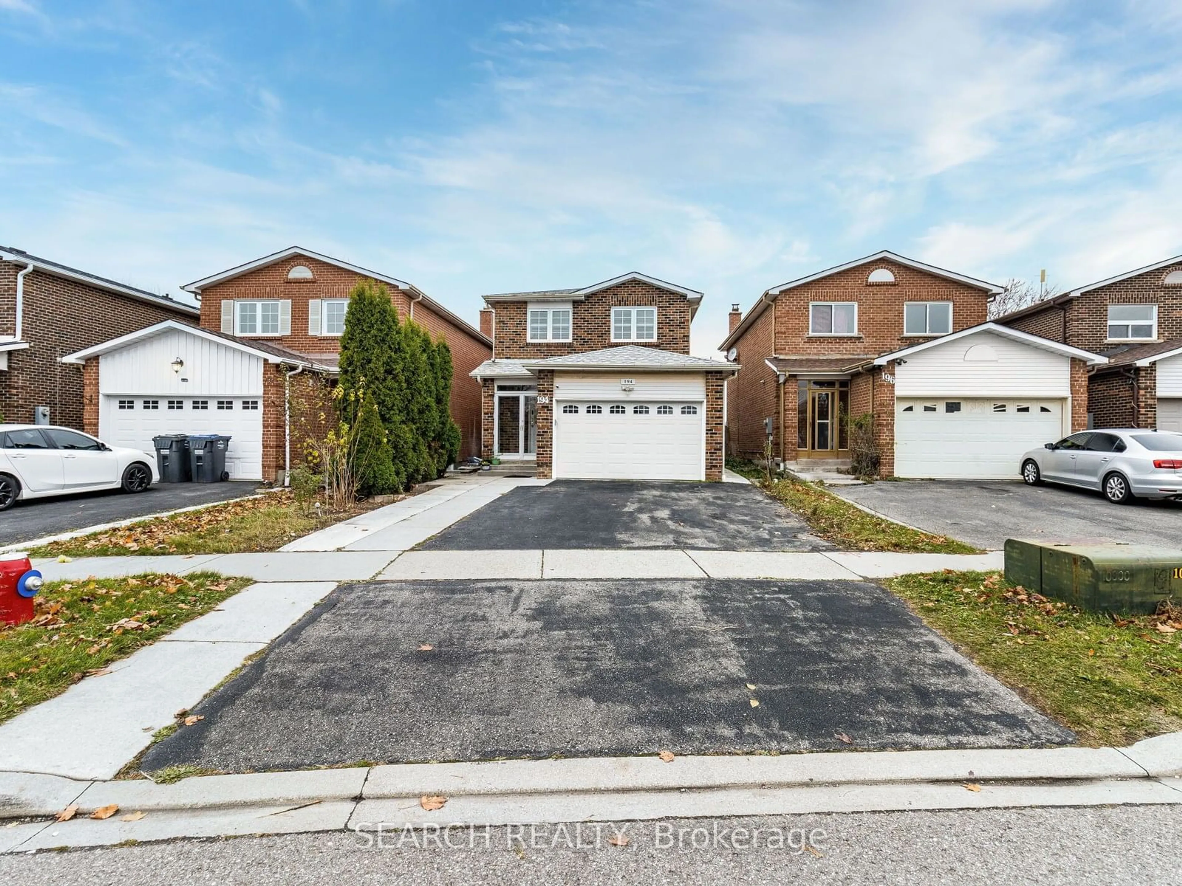 Frontside or backside of a home, the street view for 194 Simmons Blvd, Brampton Ontario L6V 3W4