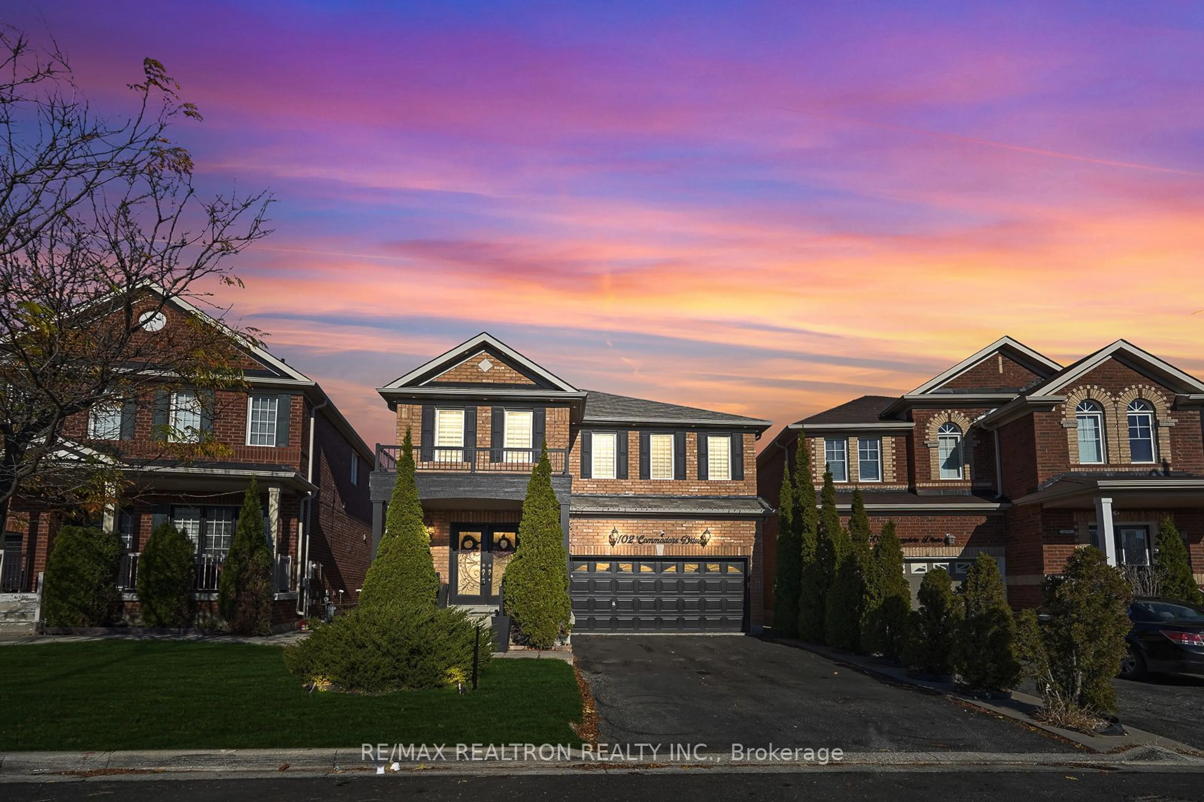 Frontside or backside of a home, the street view for 102 Commodore Dr, Brampton Ontario L6X 0T4