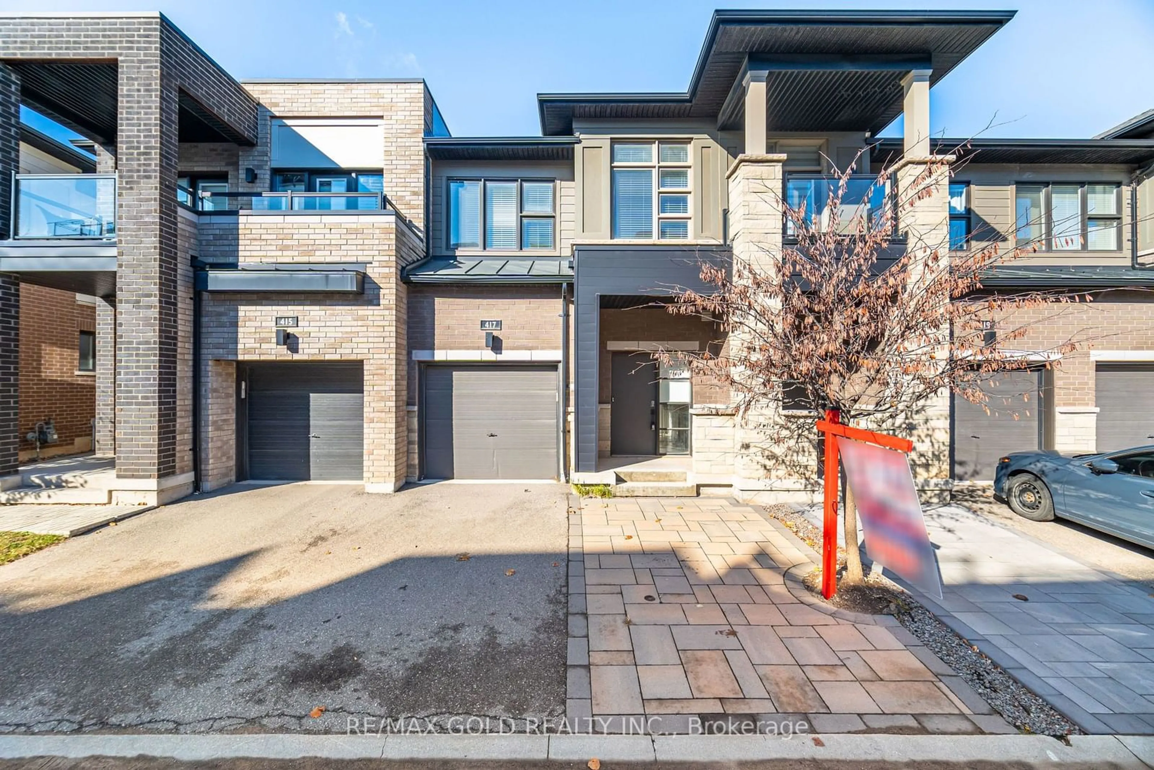 A pic from exterior of the house or condo, the street view for 417 Athabasca Common, Oakville Ontario L6H 0R6