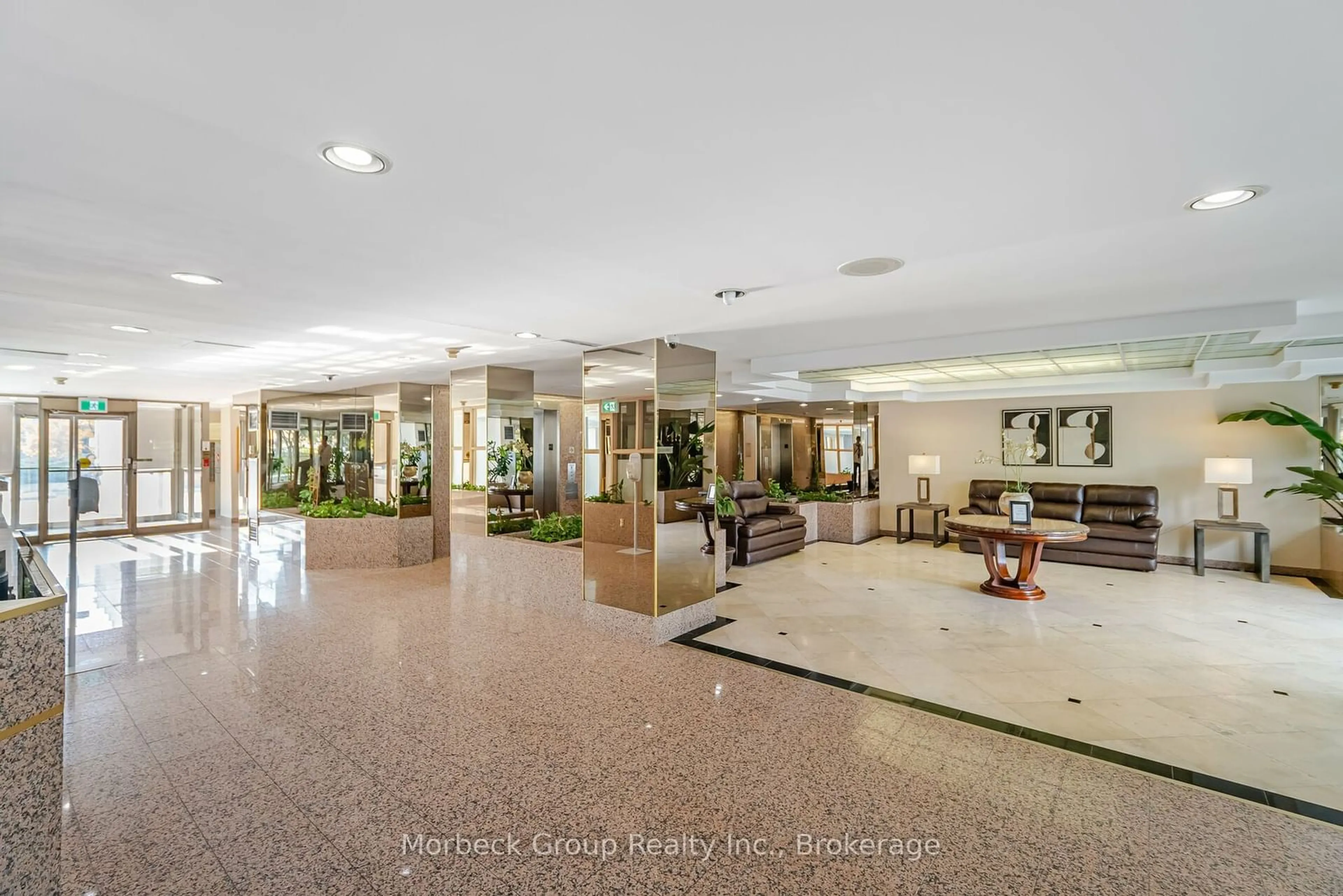 Indoor lobby, unknown floor for 400 WEBB Dr #1004, Mississauga Ontario L5B 3Z7