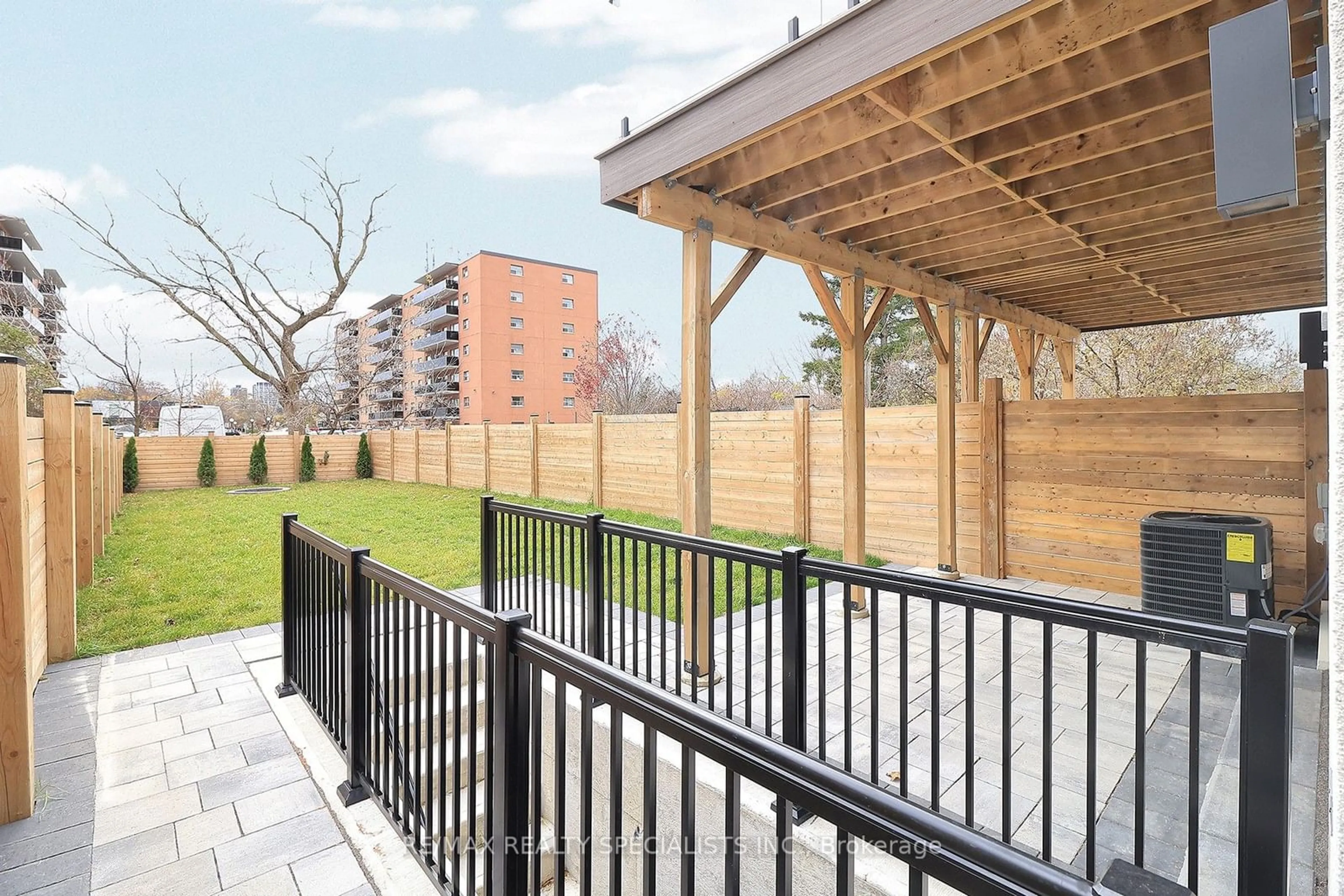 Patio, the fenced backyard for 1046 ROOSEVELT Rd, Mississauga Ontario L5G 3Y8