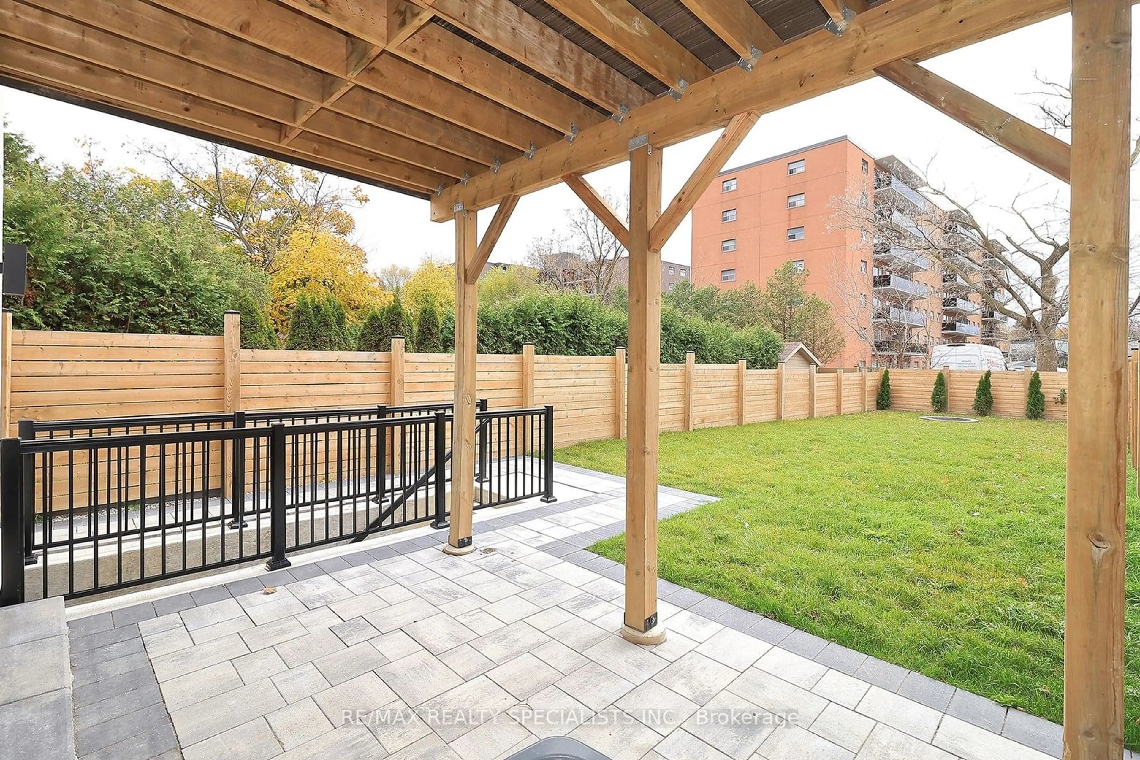 Patio, the fenced backyard for 1046 ROOSEVELT Rd, Mississauga Ontario L5G 3Y8