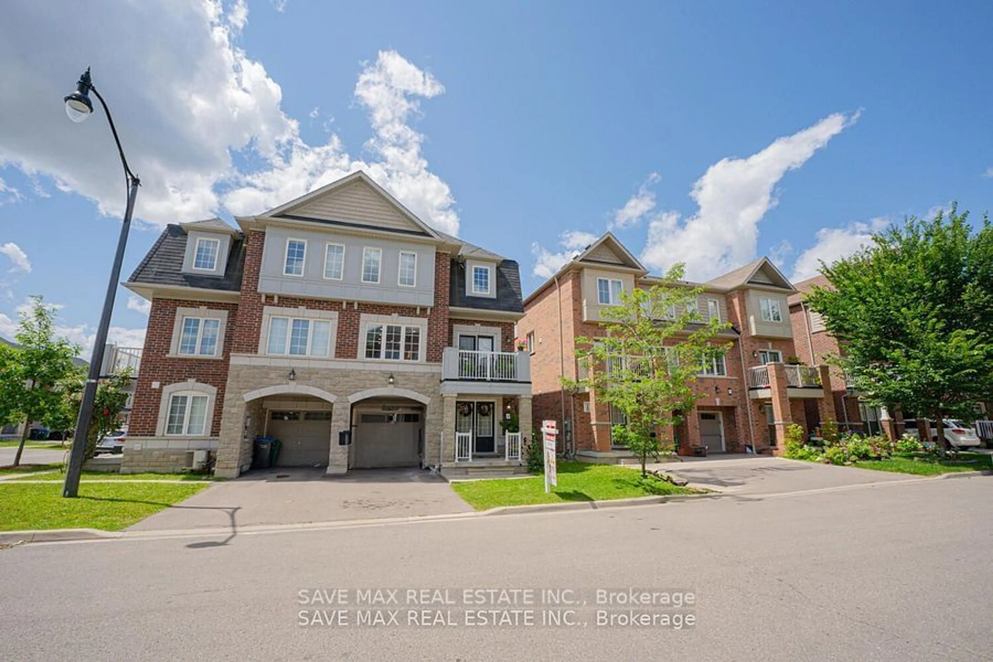 A pic from exterior of the house or condo, the street view for 4 Francesco St, Brampton Ontario L7A 4N7