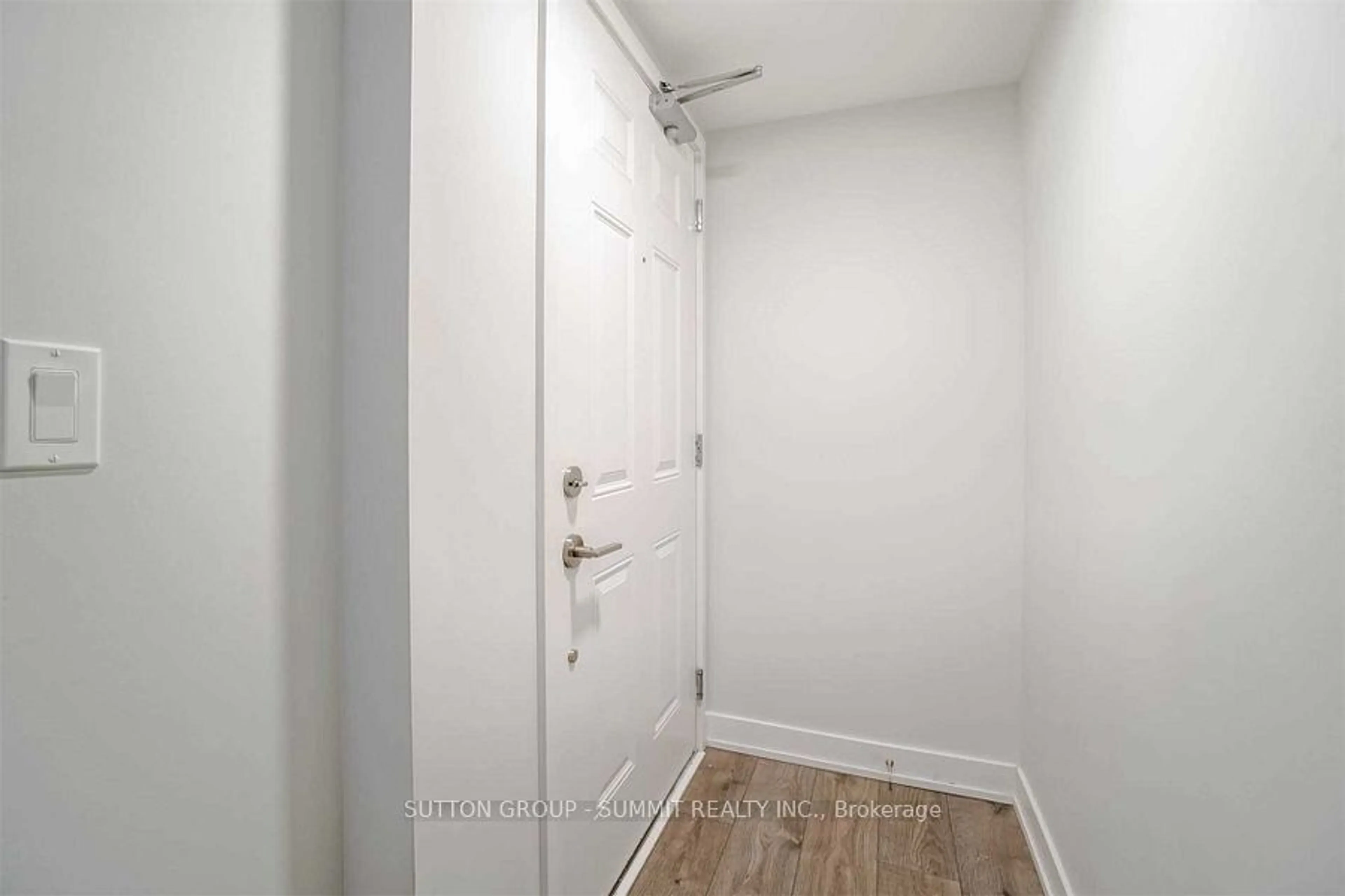 Indoor entryway, not visible floor for 1127 COOKE Blvd #503, Burlington Ontario L5M 7C5