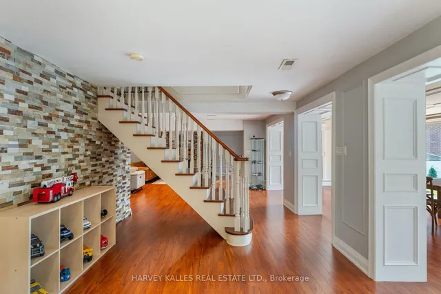 Additional property image - 361 Maple Leaf Dr