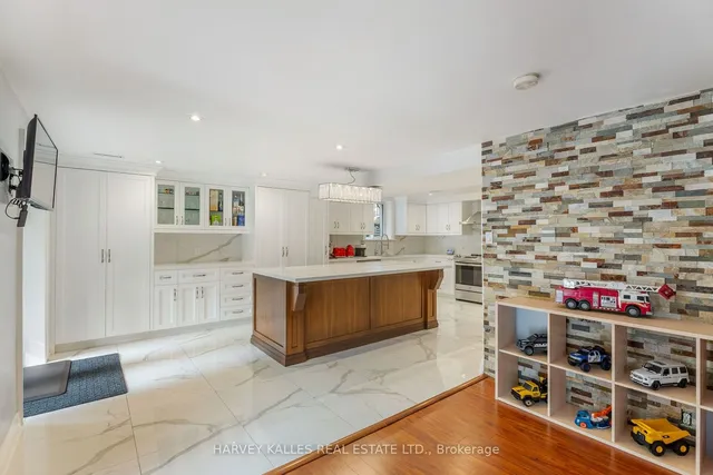 Additional property image - 361 Maple Leaf Dr