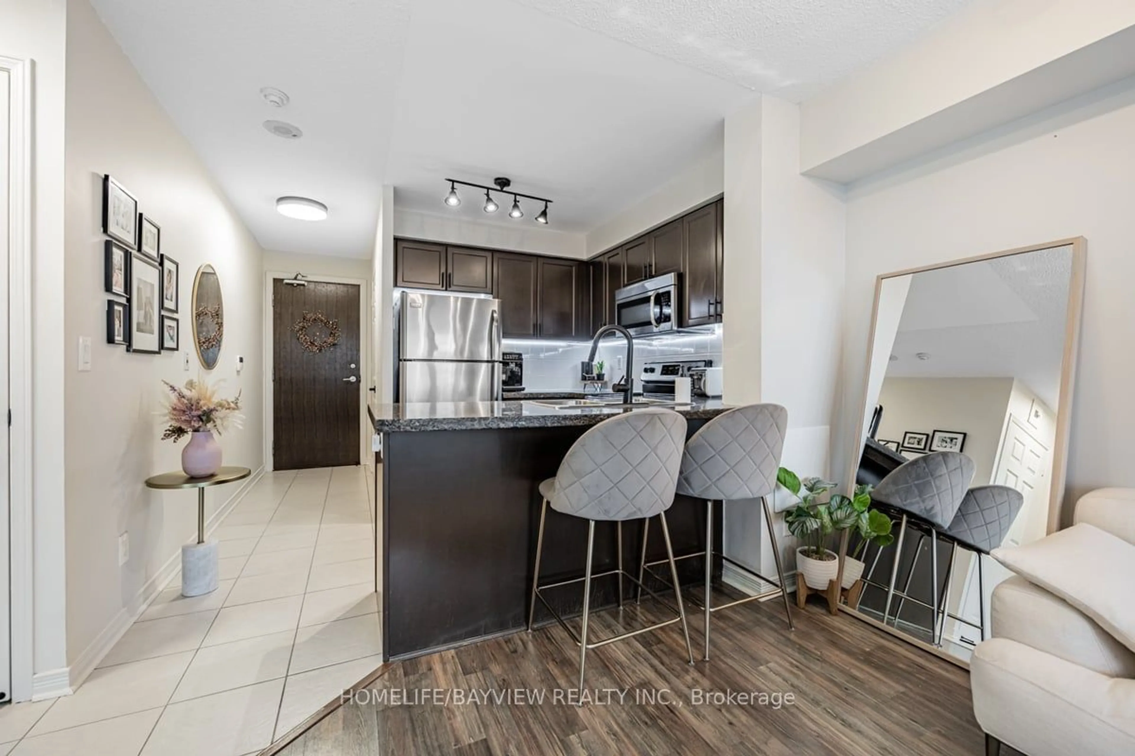 Open concept kitchen for 3 Michael Power Pl #2305, Toronto Ontario M9A 0A2